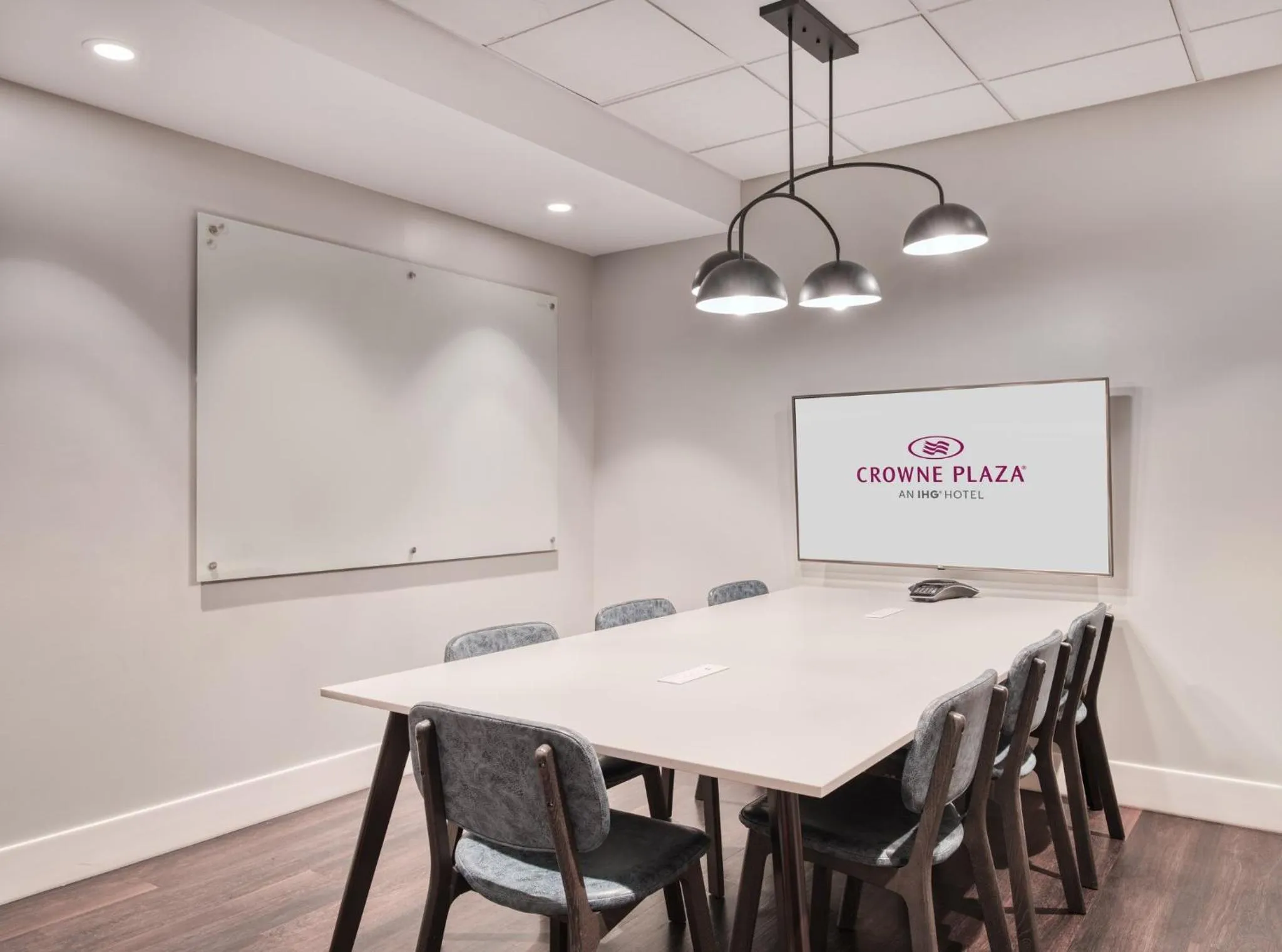 Meeting/conference room in Crowne Plaza Indianapolis-Dwtn-Union Stn by IHG