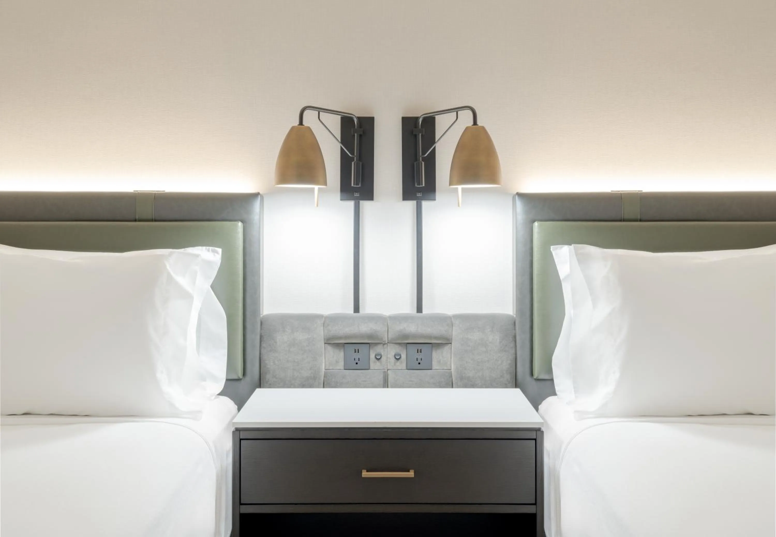 Bed in Crowne Plaza Indianapolis-Dwtn-Union Stn by IHG