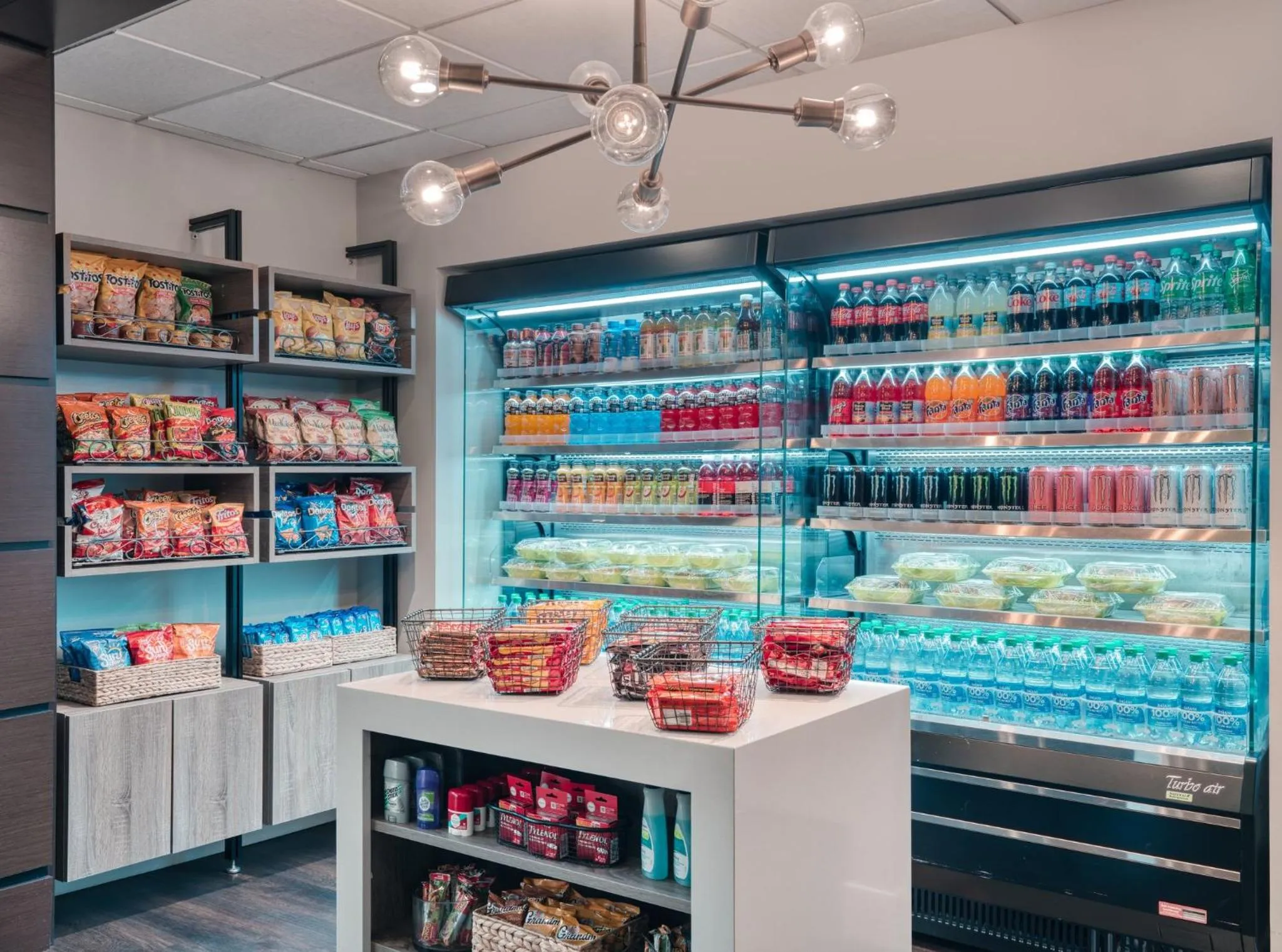 Lobby or reception in Crowne Plaza Indianapolis-Dwtn-Union Stn by IHG