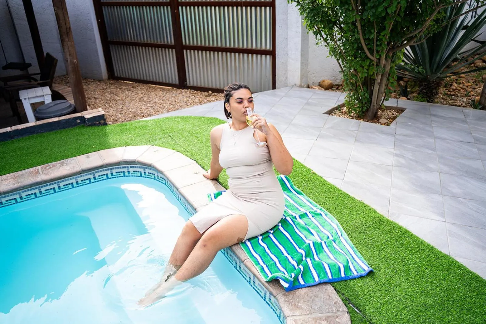 Swimming pool in Kate's Nest Guesthouse & Backpackers