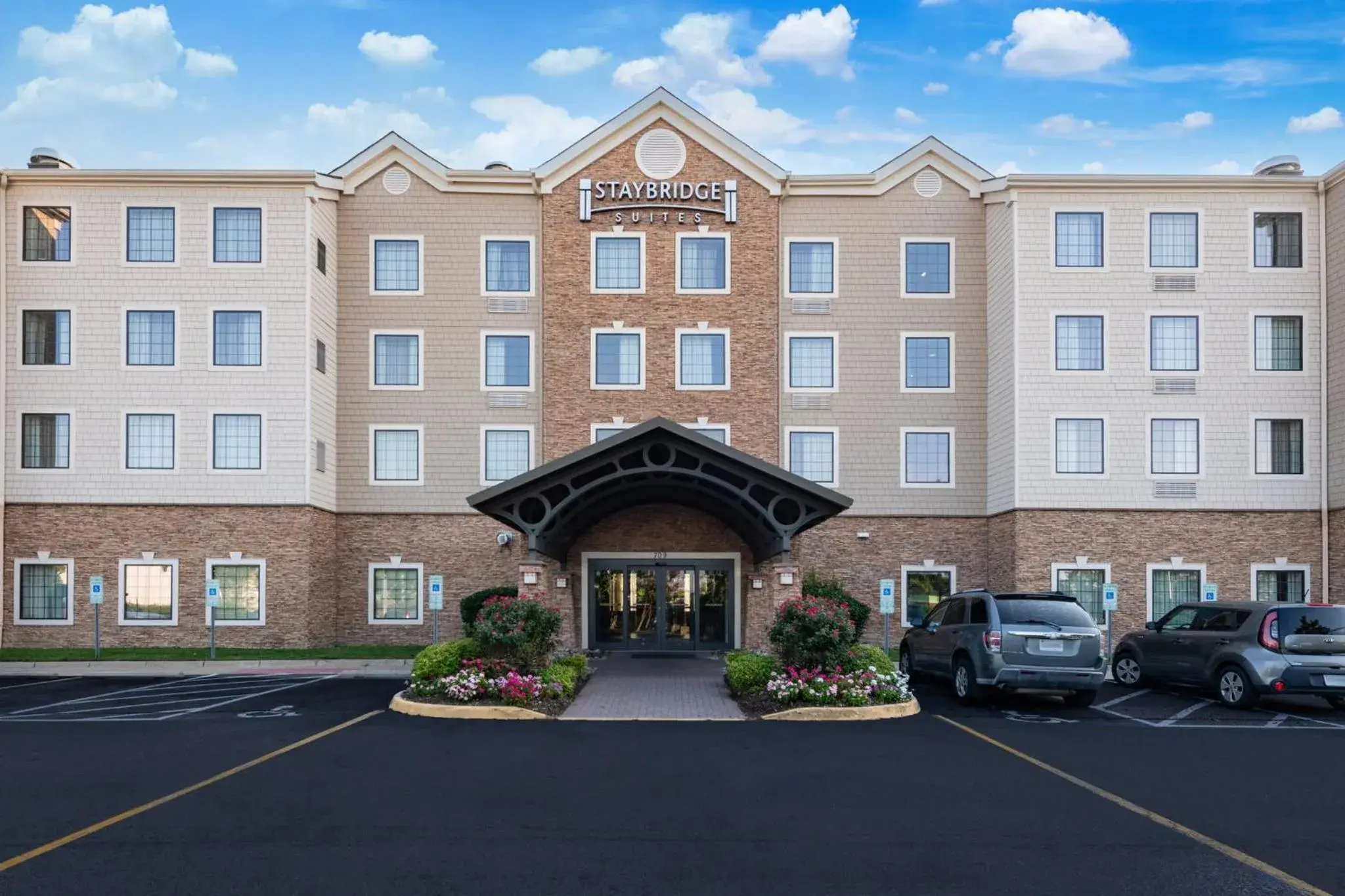 Property building in Staybridge Suites Chesapeake-Virginia Beach by IHG Property building in Staybridge Suites Chesapeake-Virginia Beach by IHG