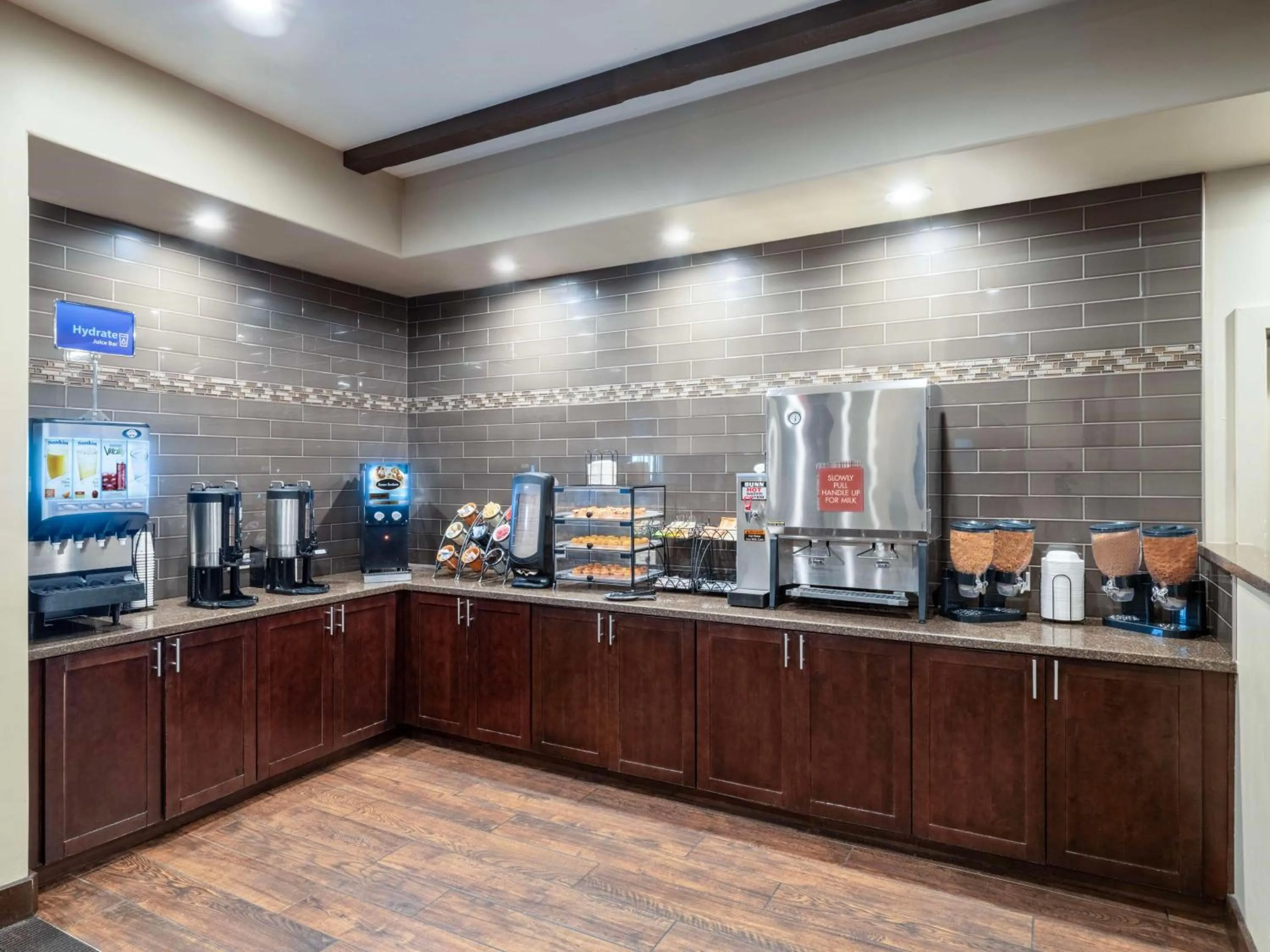 Breakfast in Best Western Pony Soldier Inn & Suites