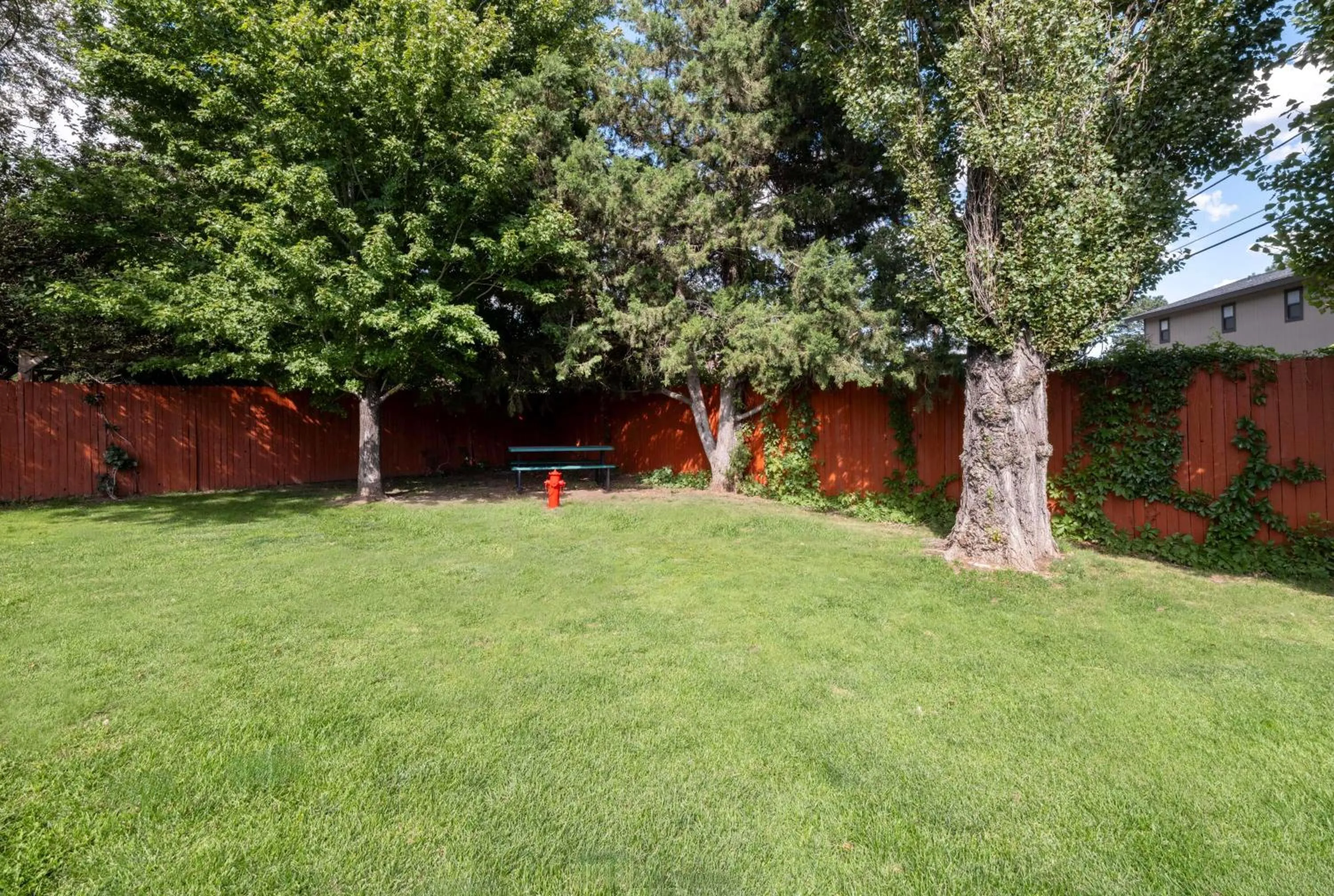 Property building in Best Western Pony Soldier Inn & Suites