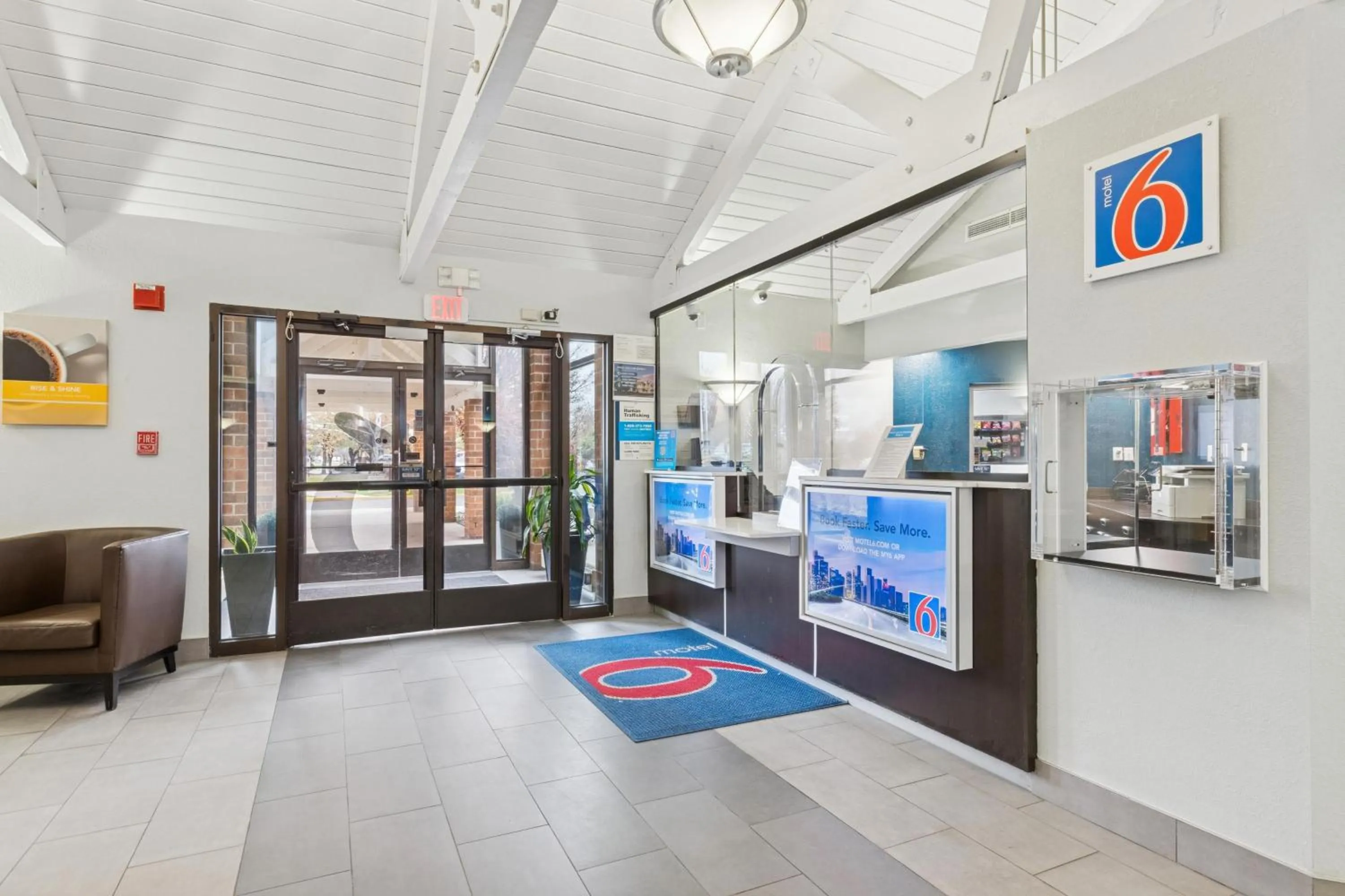 Lobby or reception in Motel 6-Piscataway, NJ