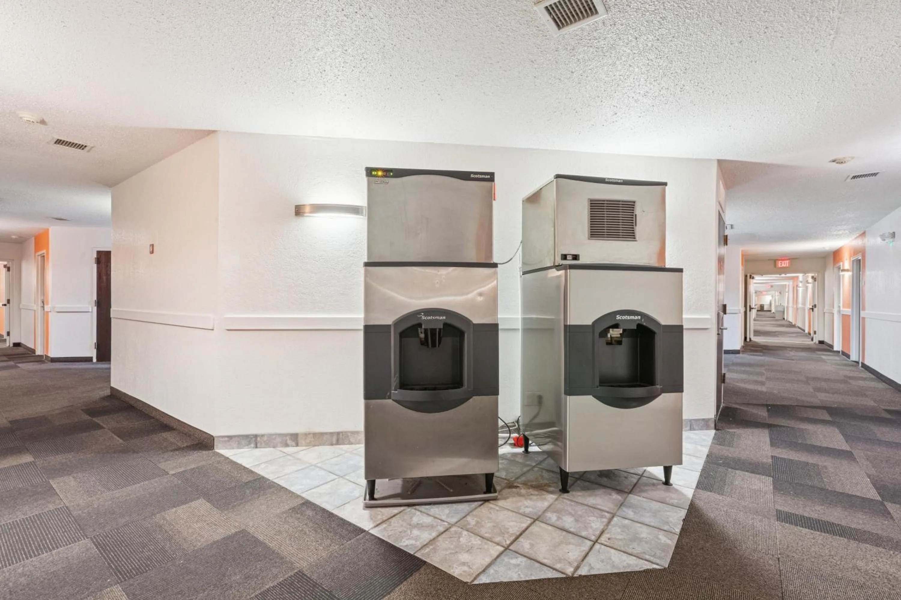 Property building in Motel 6-Piscataway, NJ