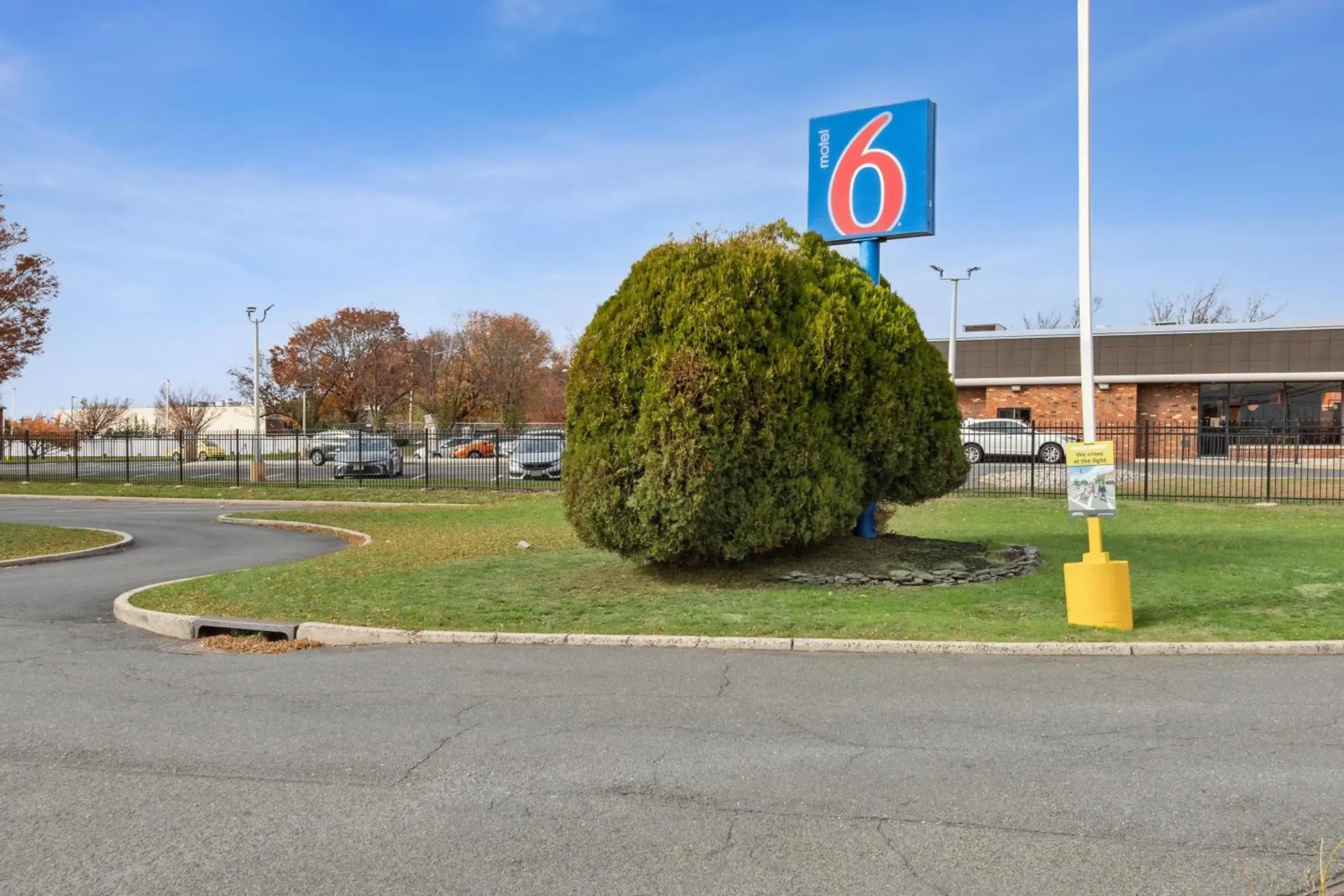 Property building in Motel 6-Piscataway, NJ Property building in Motel 6-Piscataway, NJ