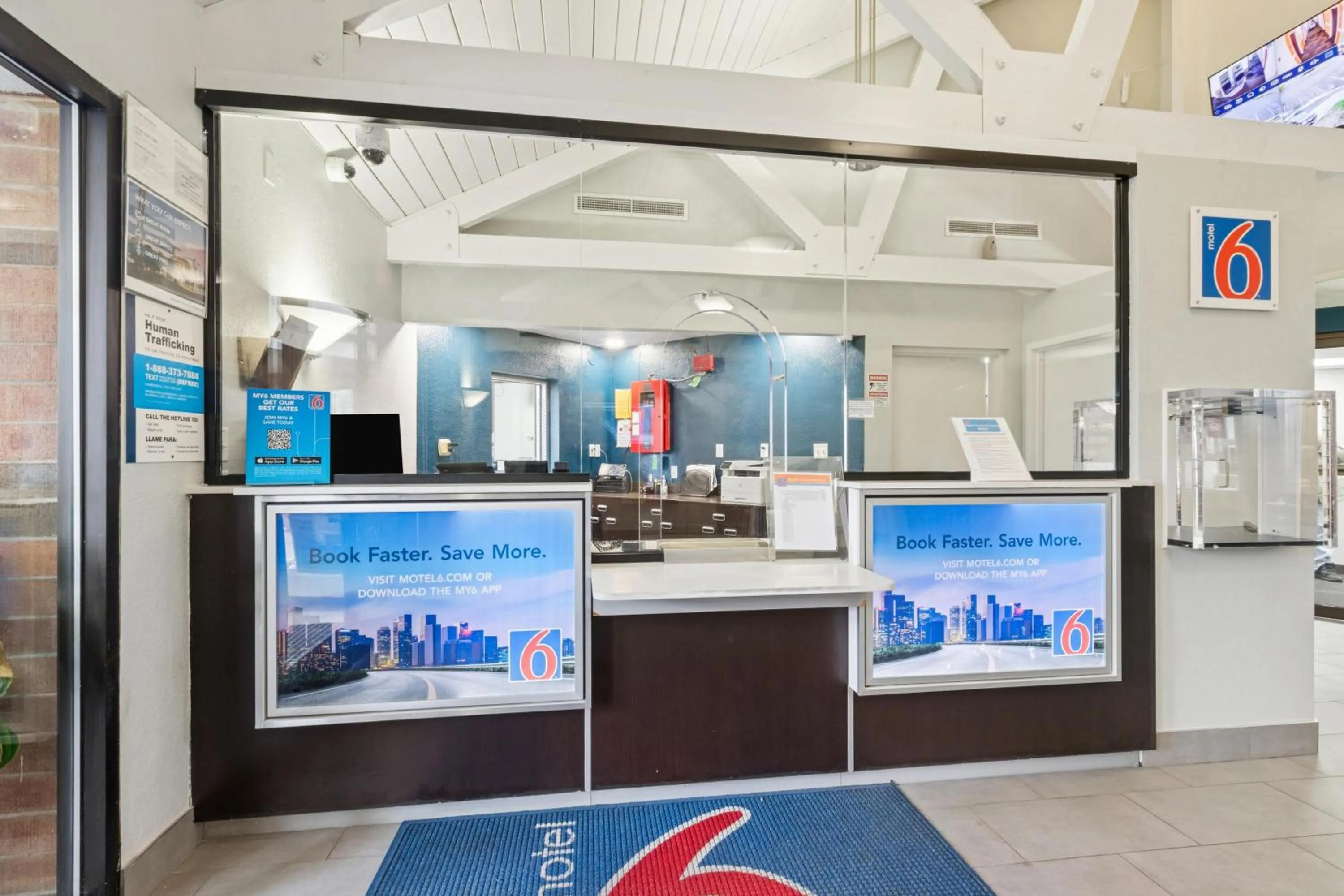 Lobby or reception in Motel 6-Piscataway, NJ