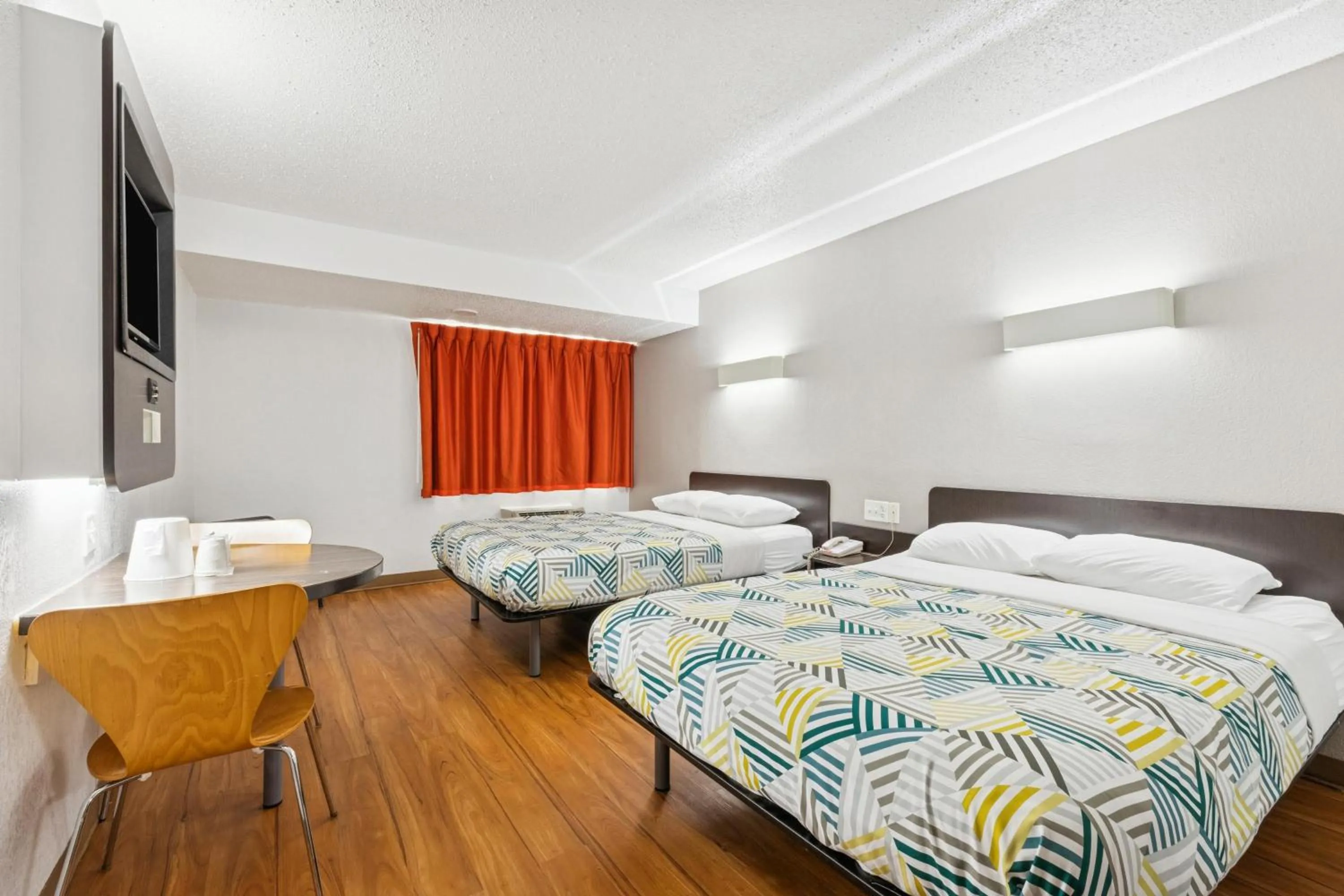 Bedroom, Bed in Motel 6-Piscataway, NJ