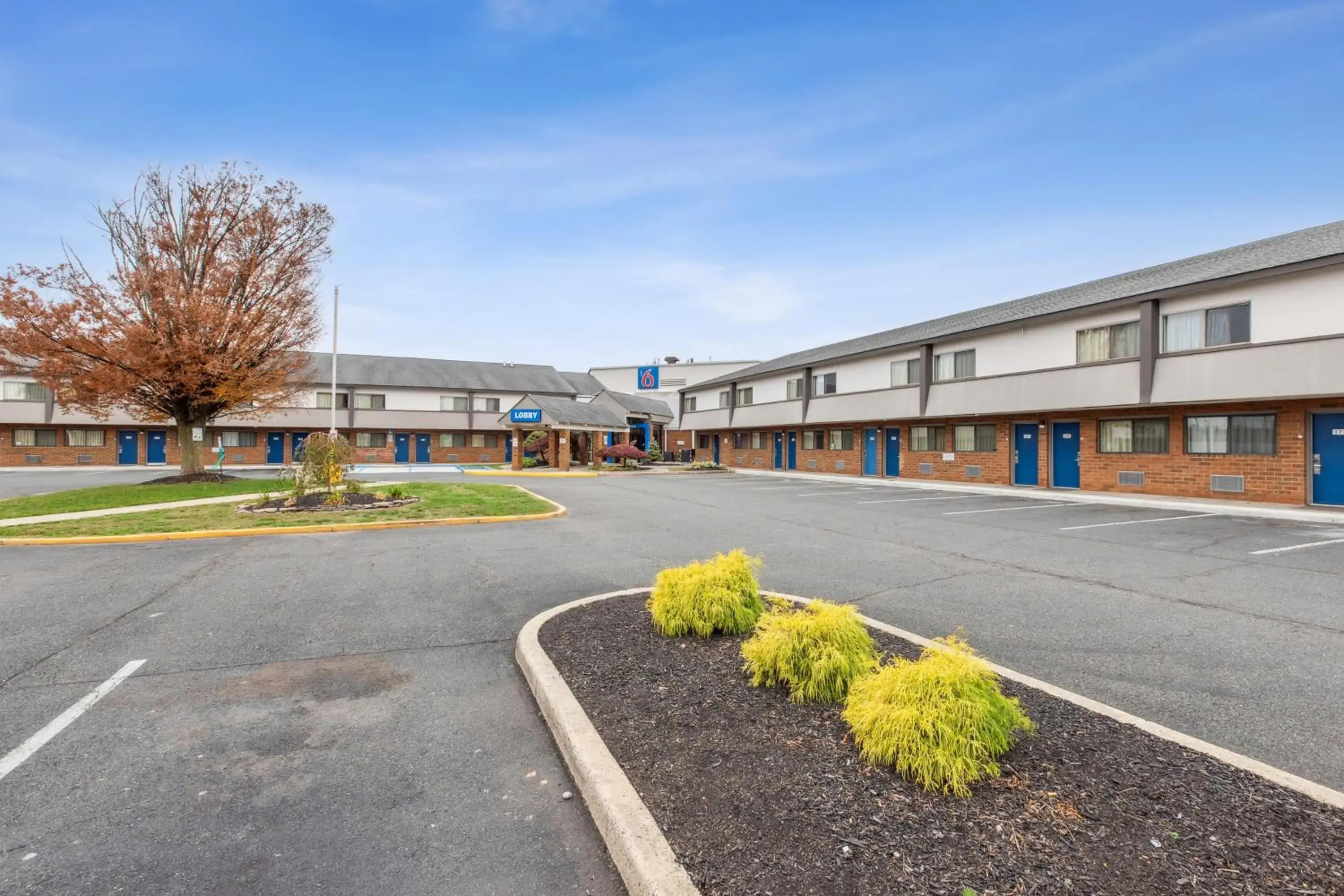 Property building in Motel 6-Piscataway, NJ Property building in Motel 6-Piscataway, NJ