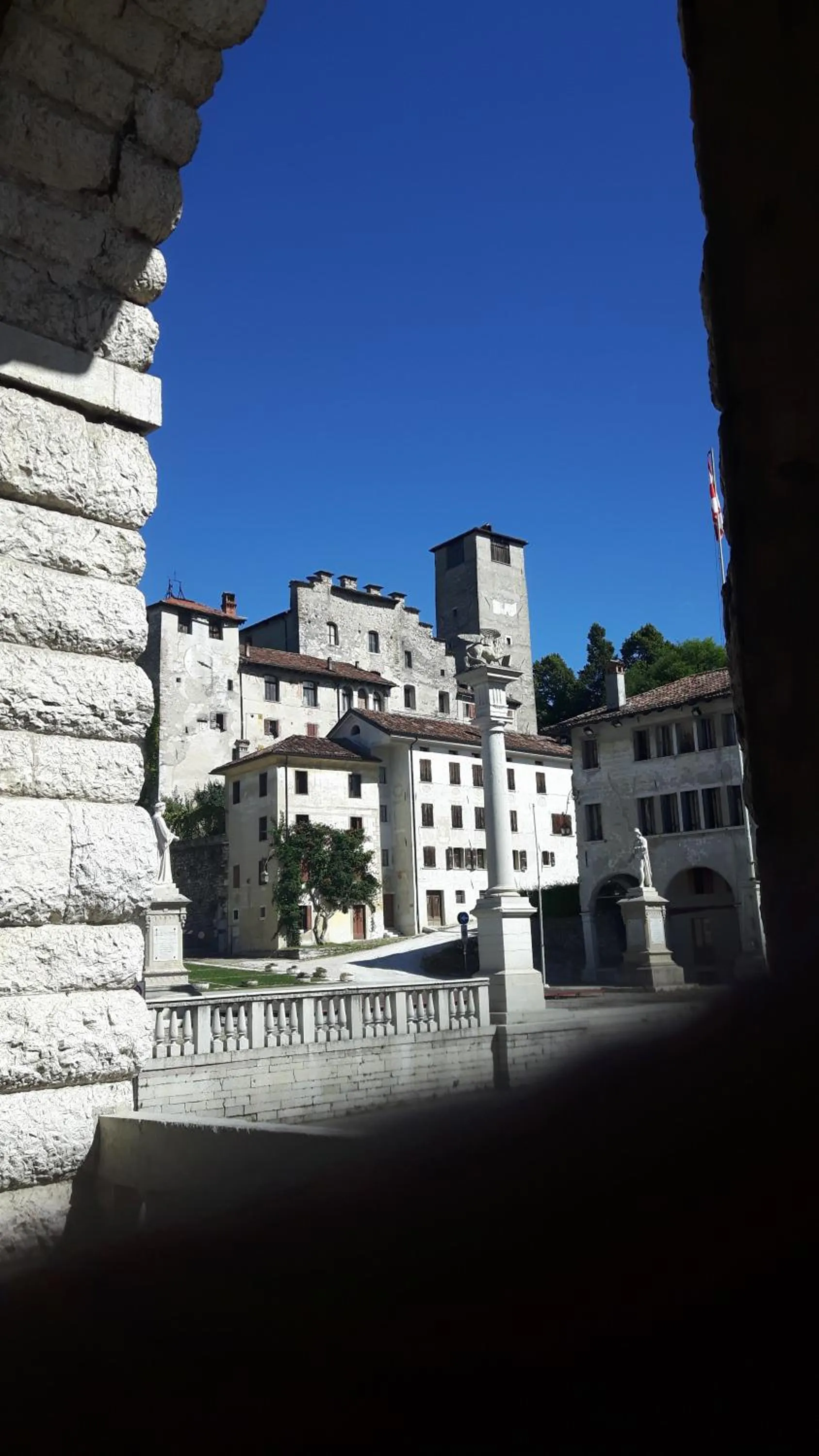 Nearby landmark in Green Rose