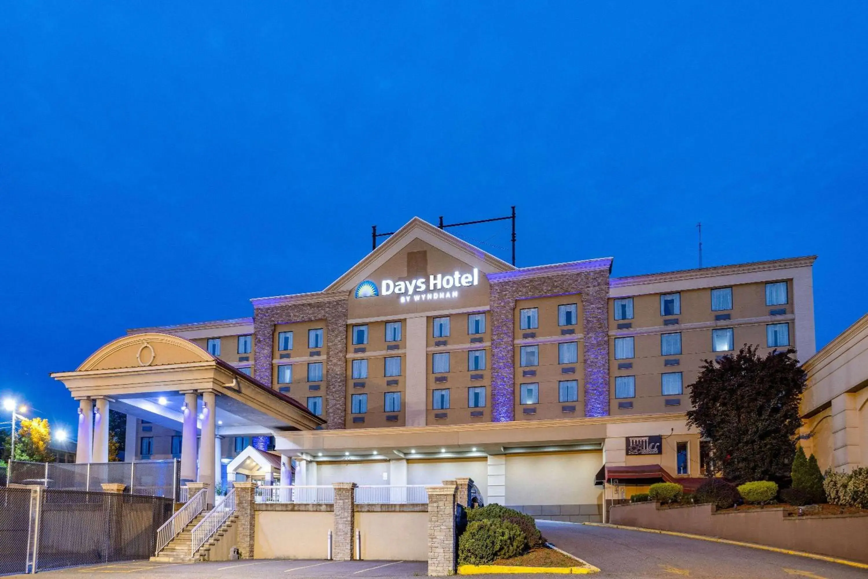 Days Hotel by Wyndham North Bergen Days Hotel by Wyndham North Bergen