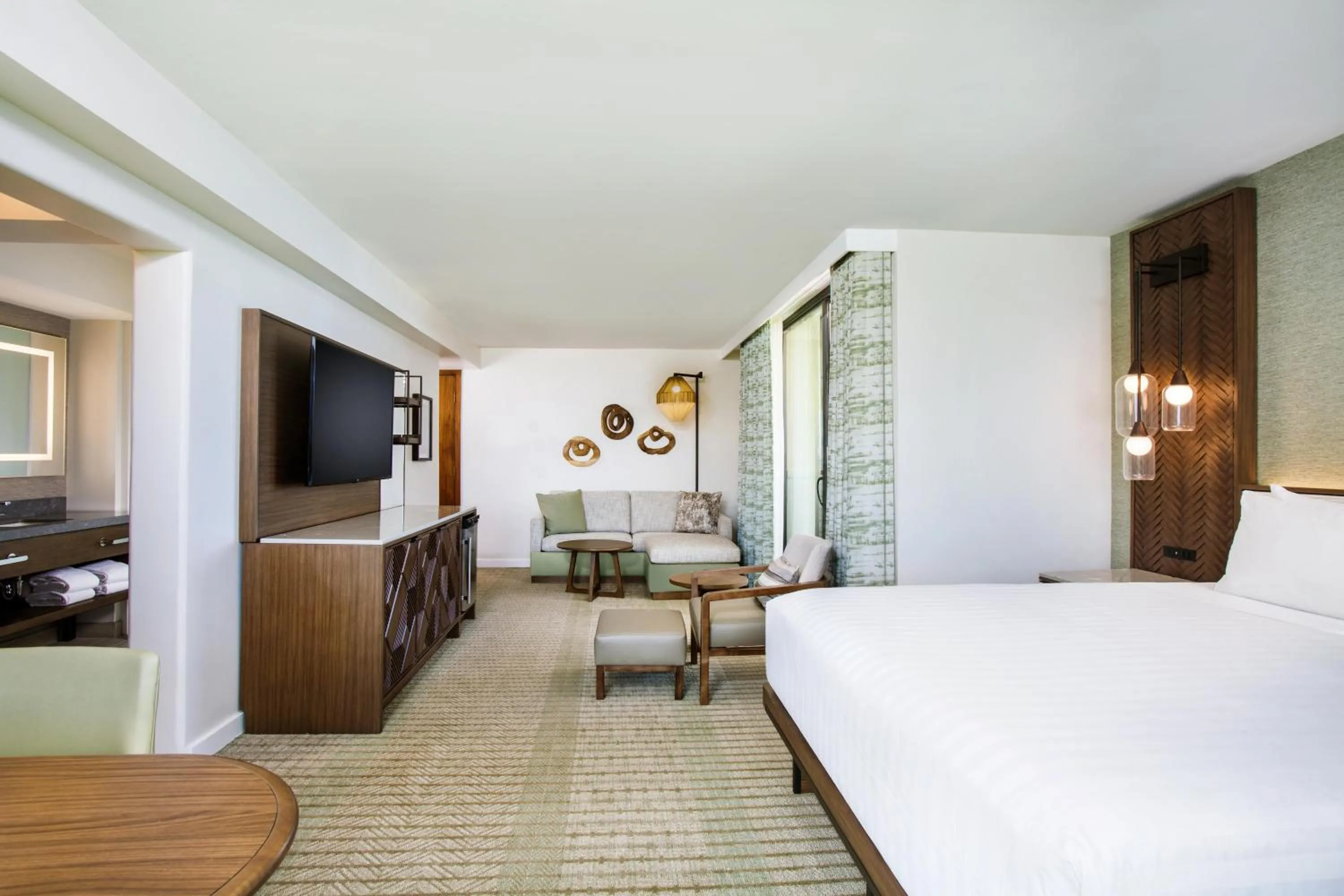 Bedroom, Bed in Hyatt Regency Maui Resort & Spa