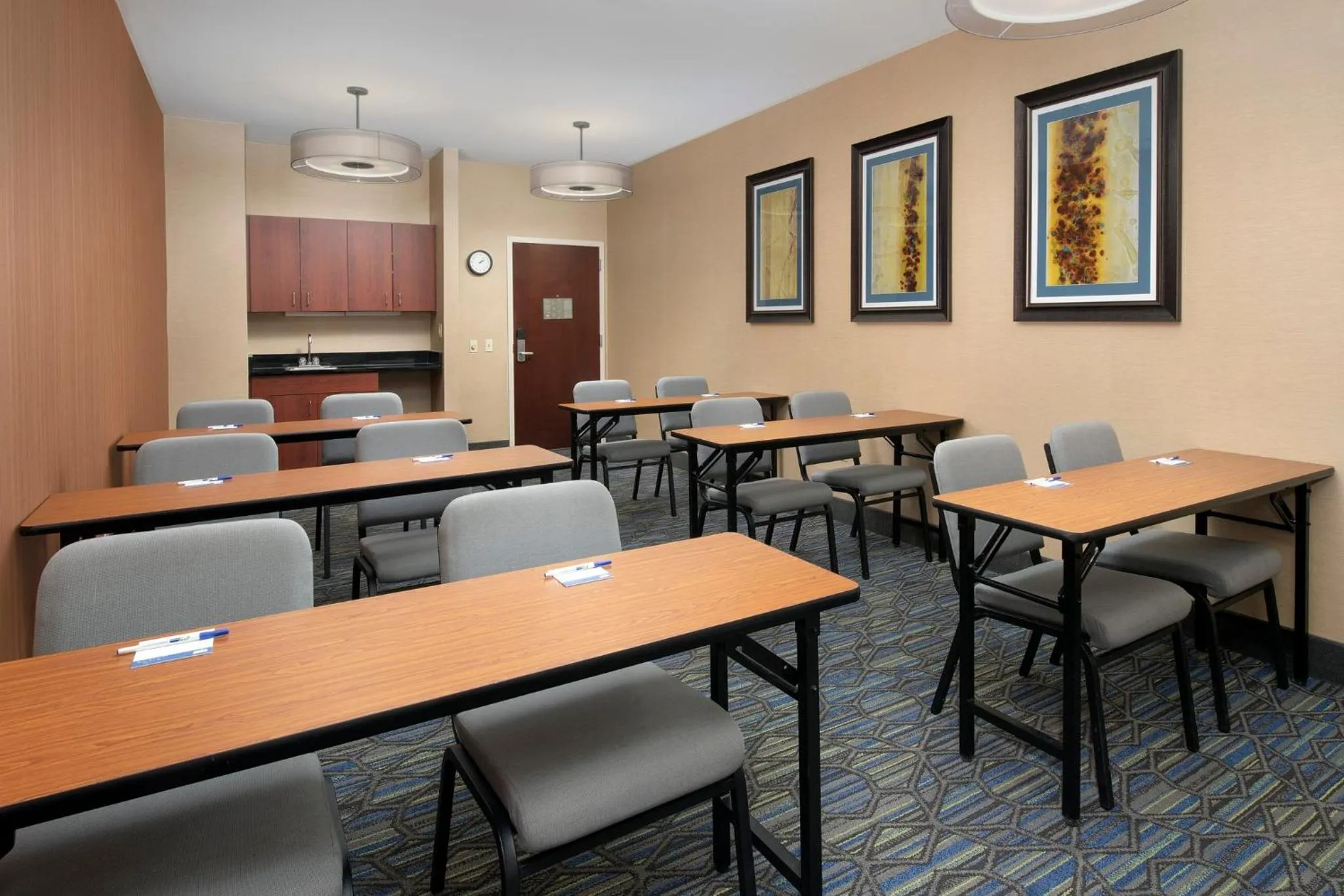 Meeting/conference room in Holiday Inn Express & Suites by IHG Chambersburg by IHG