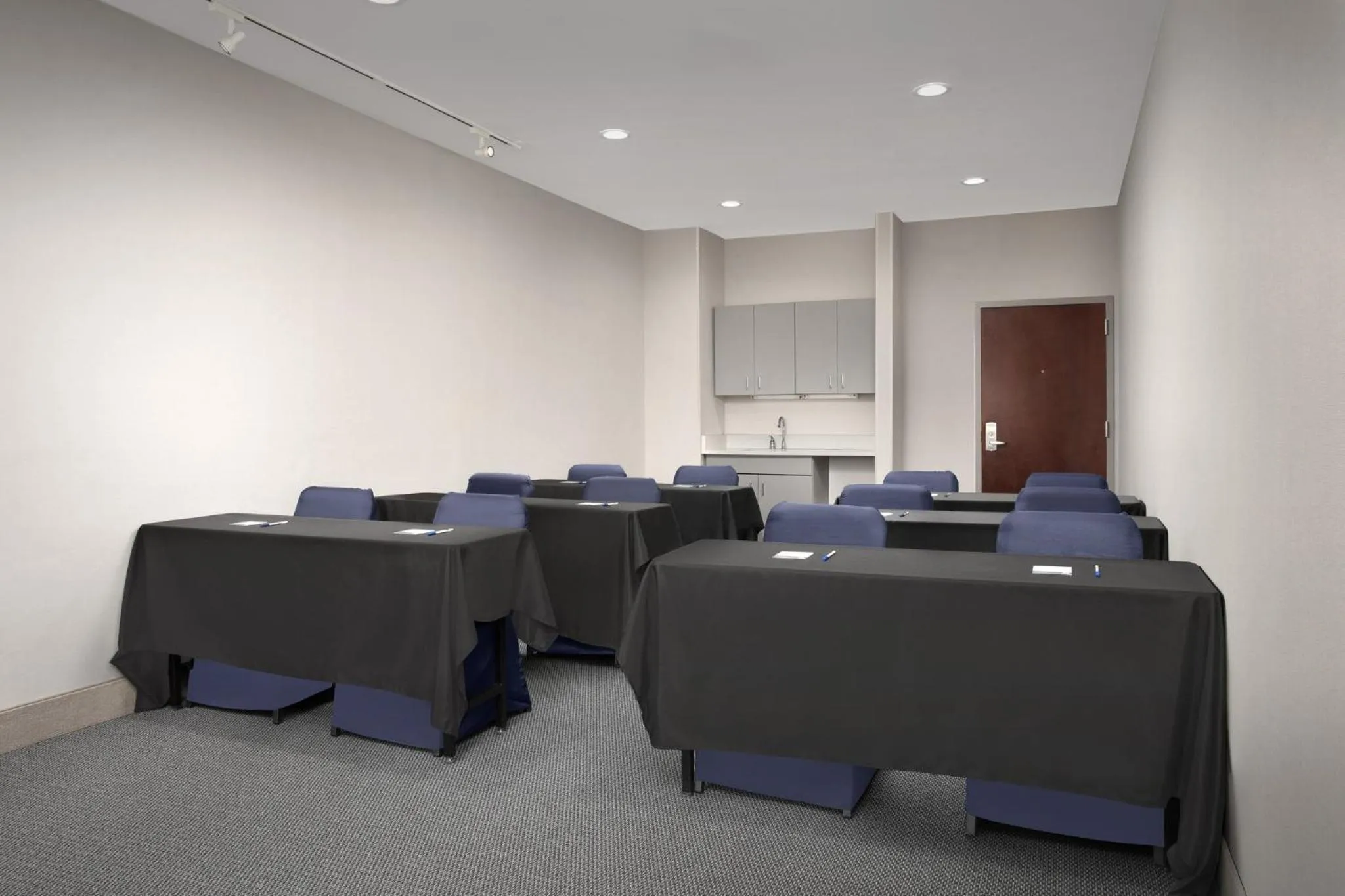 Meeting/conference room in Holiday Inn Express & Suites by IHG Chambersburg by IHG
