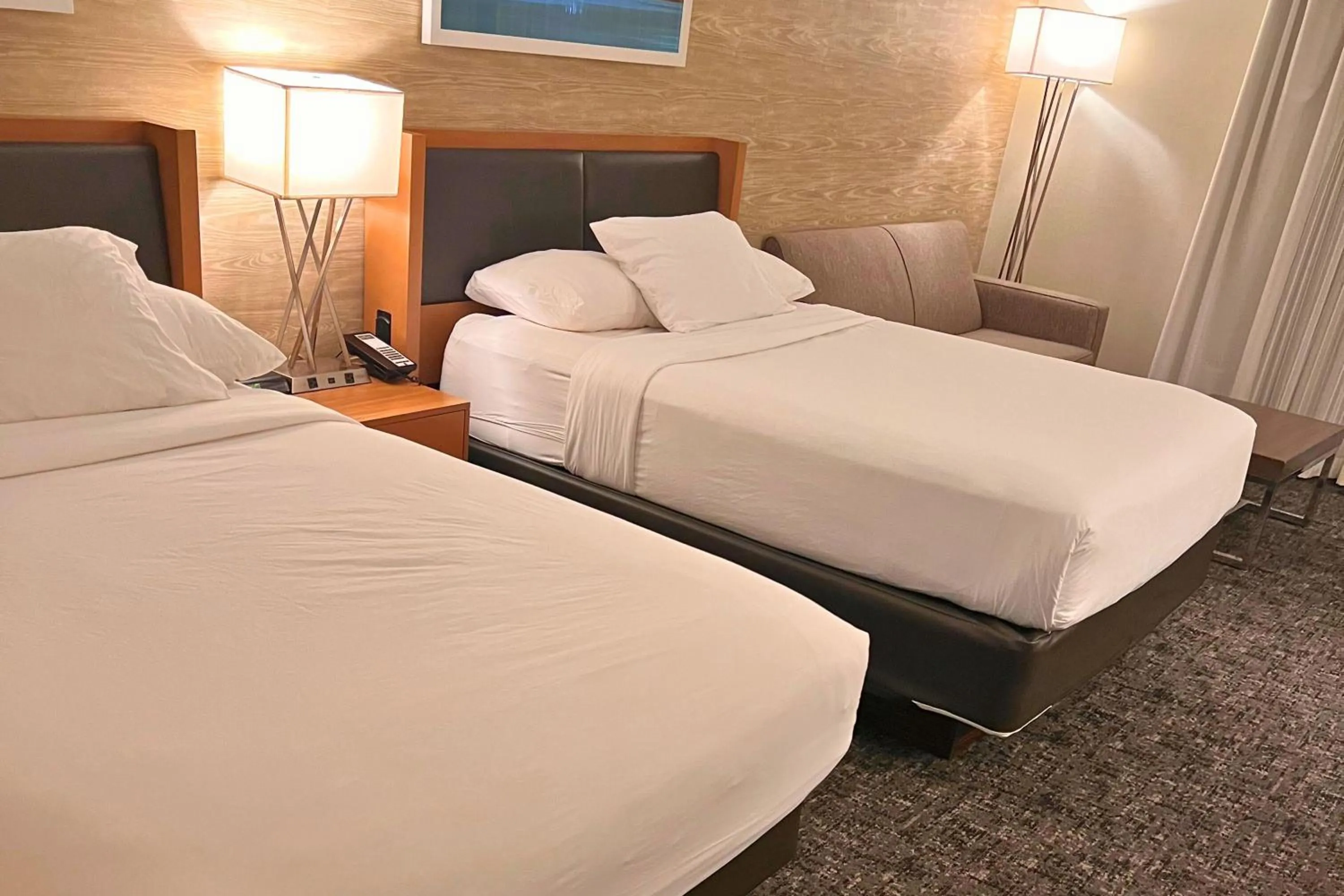 Guests, Bed in enVision Hotel & Conference Center Mansfield-Foxboro