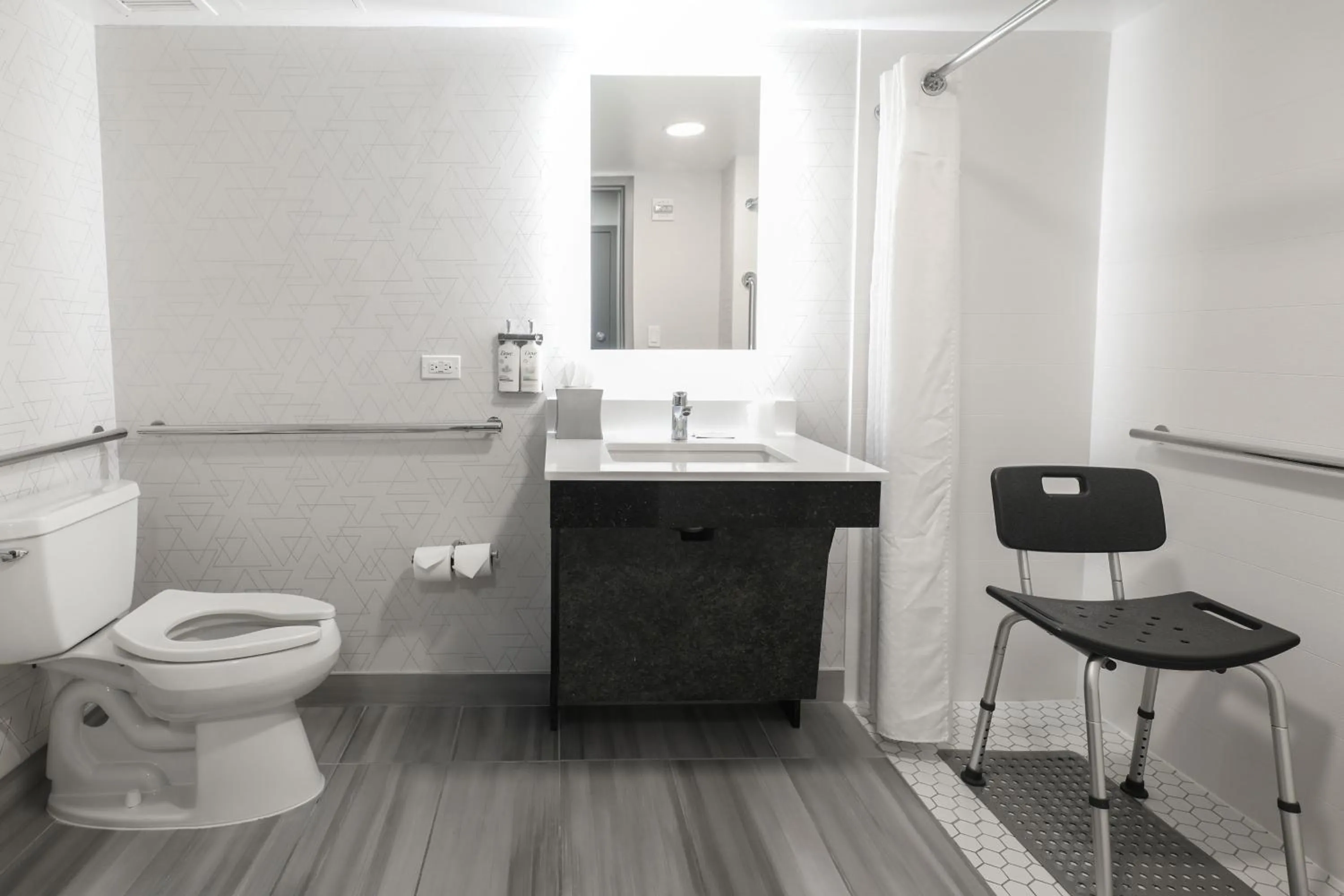 Photo of the whole room in Holiday Inn Express Washington DC SW - Springfield by IHG