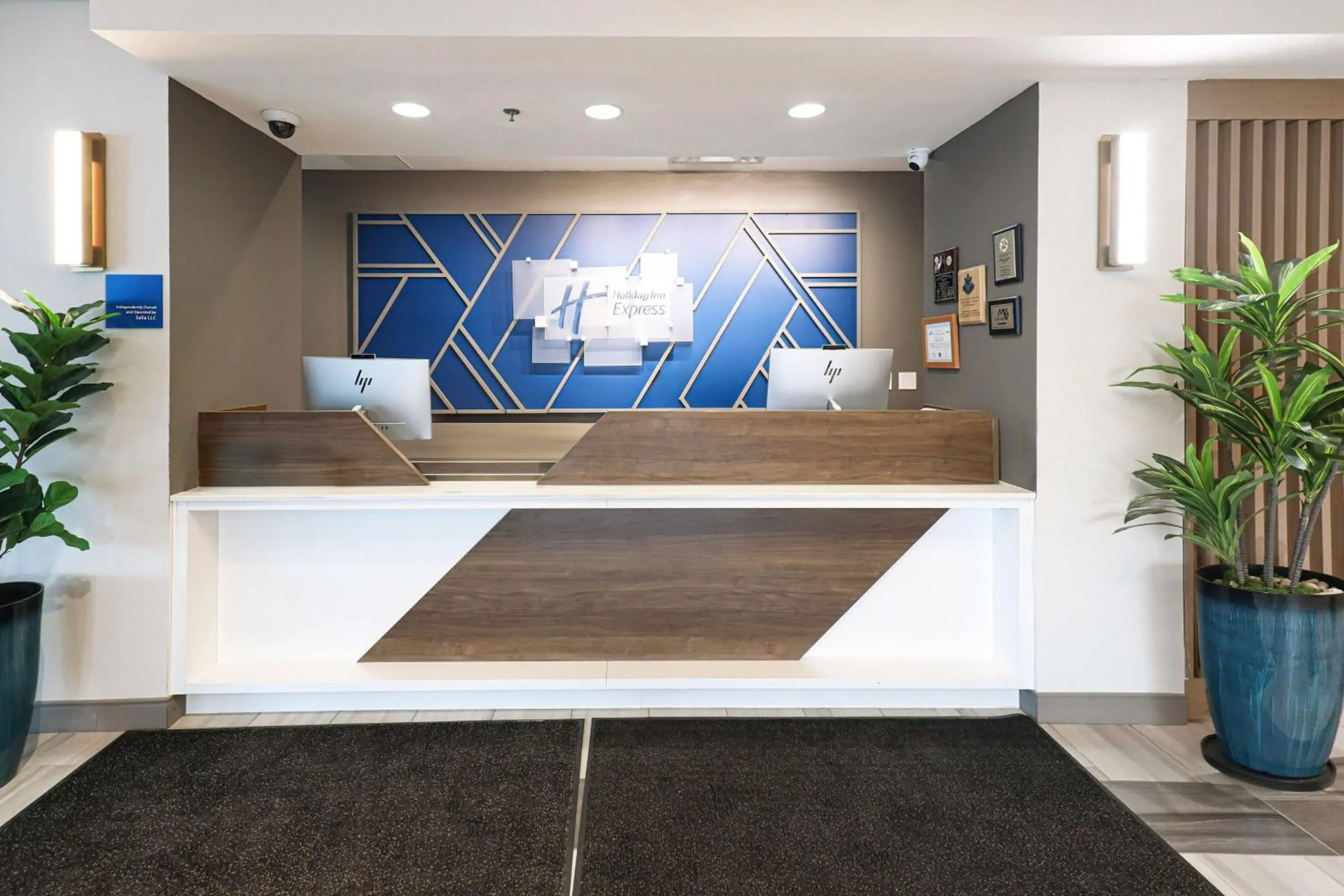 Property building in Holiday Inn Express Washington DC SW - Springfield by IHG Property building in Holiday Inn Express Washington DC SW - Springfield by IHG