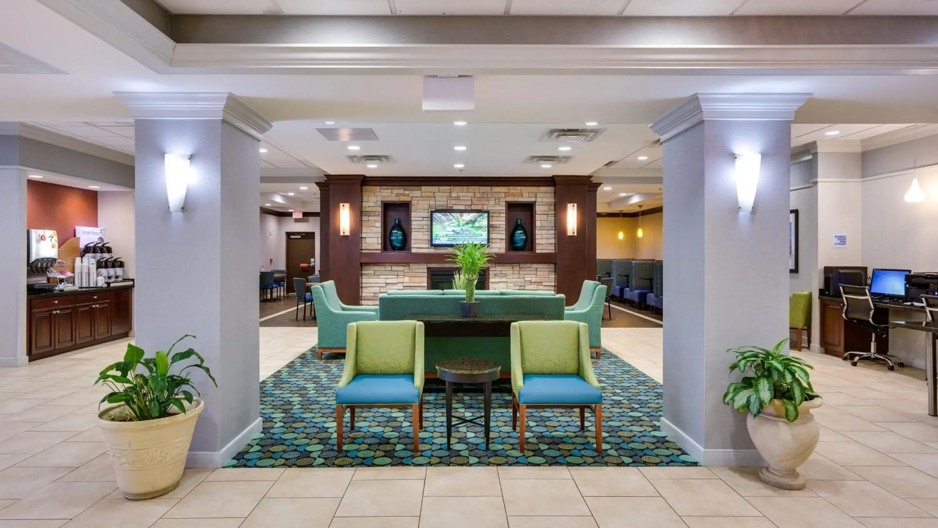 Property building in Holiday Inn Express Washington DC SW - Springfield by IHG Property building in Holiday Inn Express Washington DC SW - Springfield by IHG