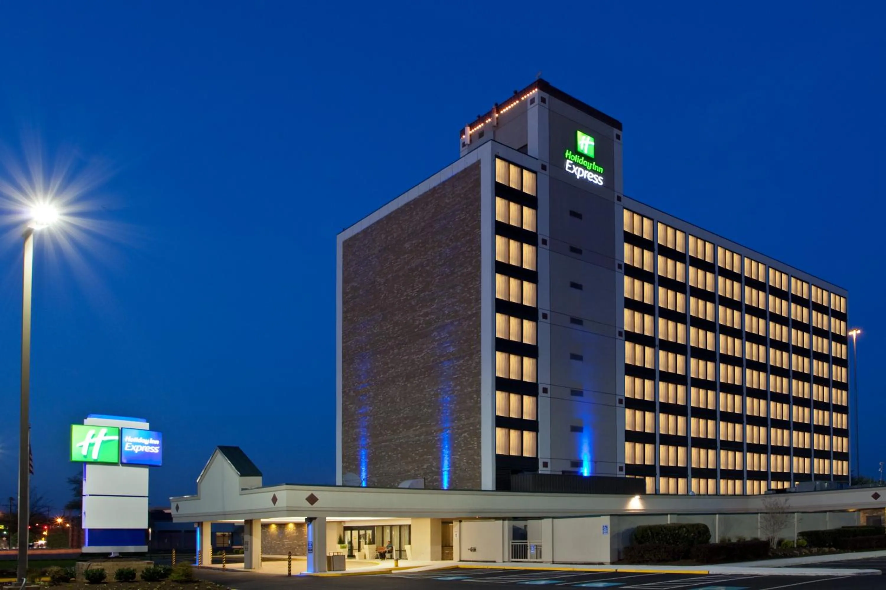 Property building in Holiday Inn Express Washington DC SW - Springfield by IHG