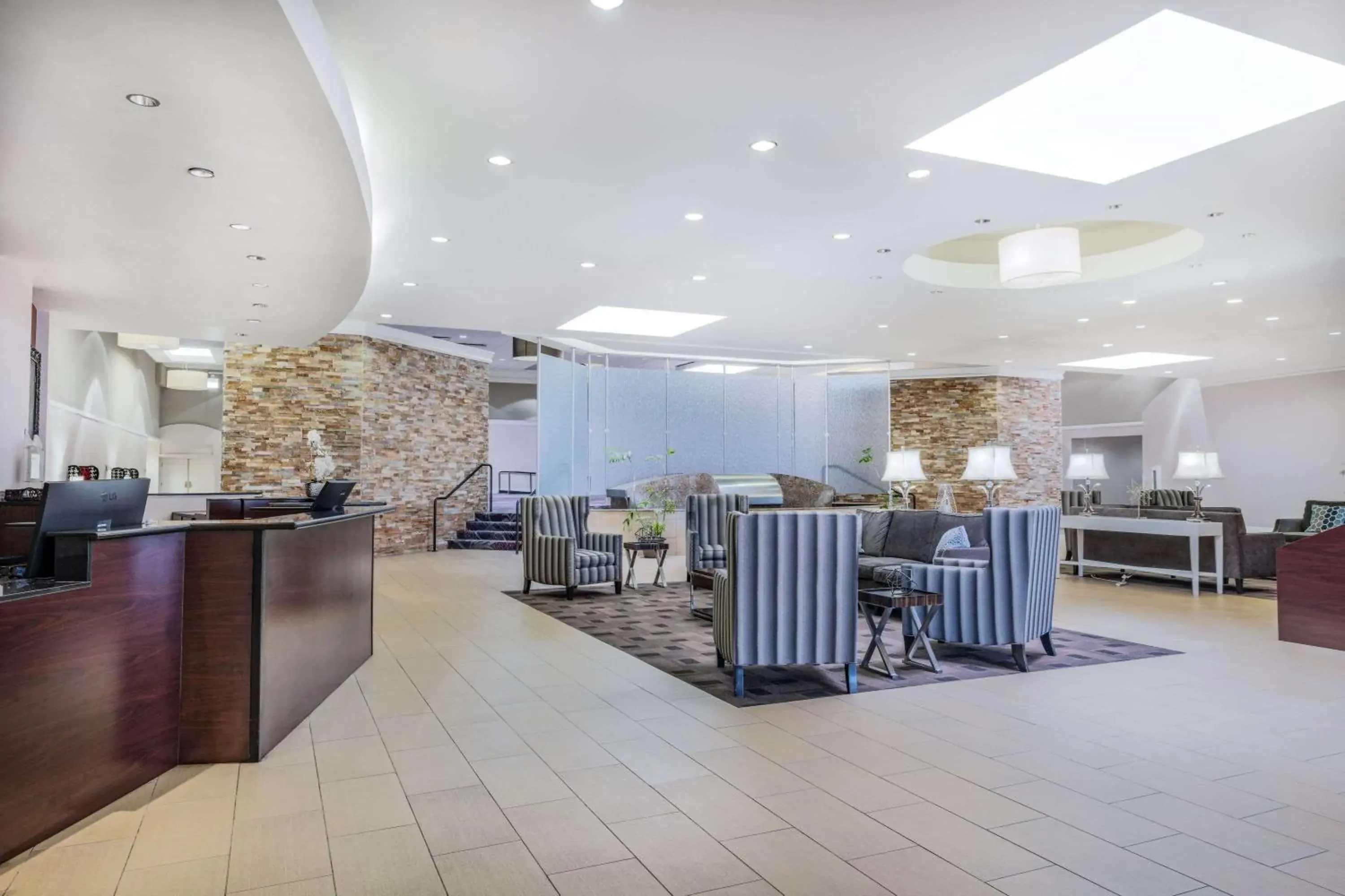Lobby or reception in Wyndham Sacramento Lobby or reception in Wyndham Sacramento