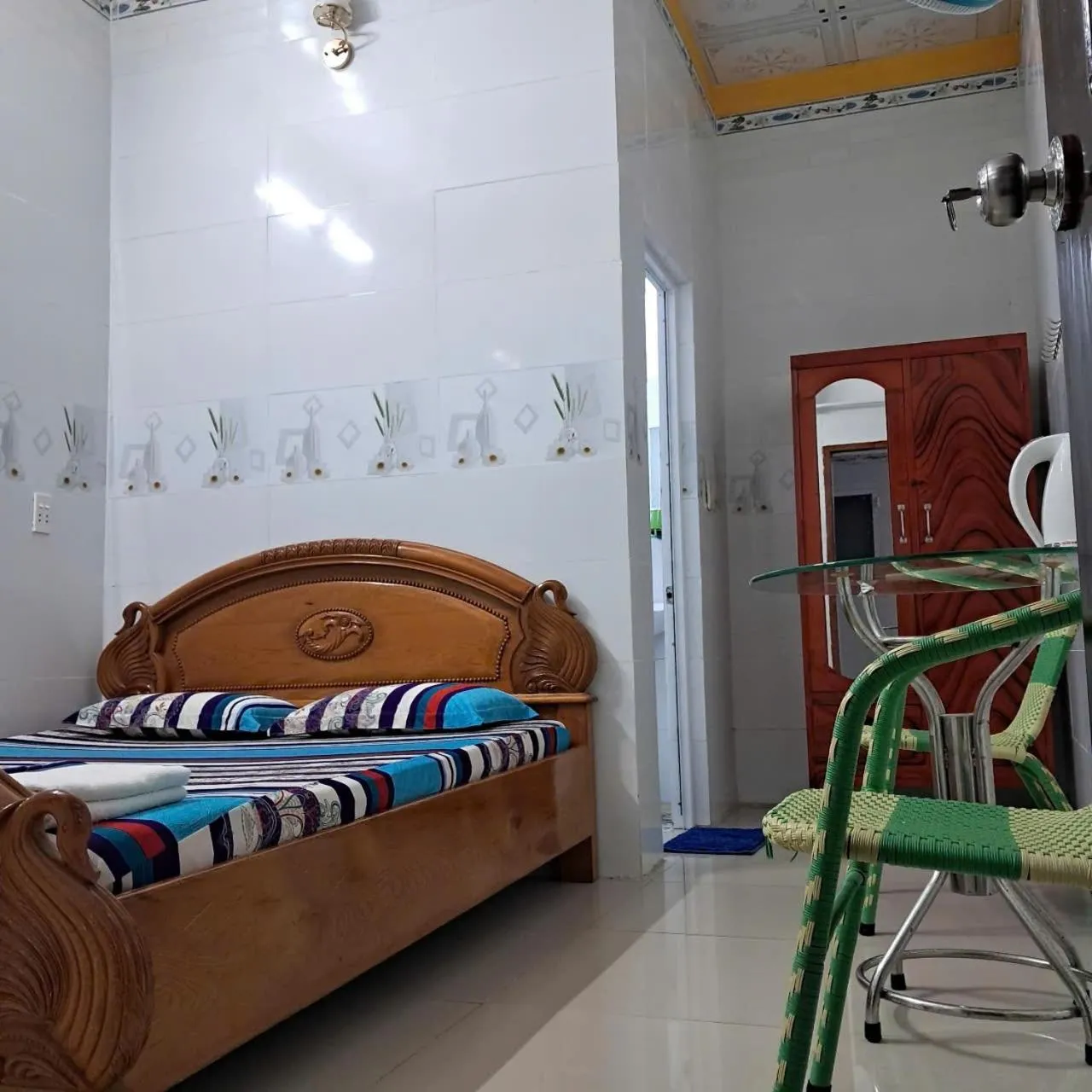 Bed in Gia Long Motel