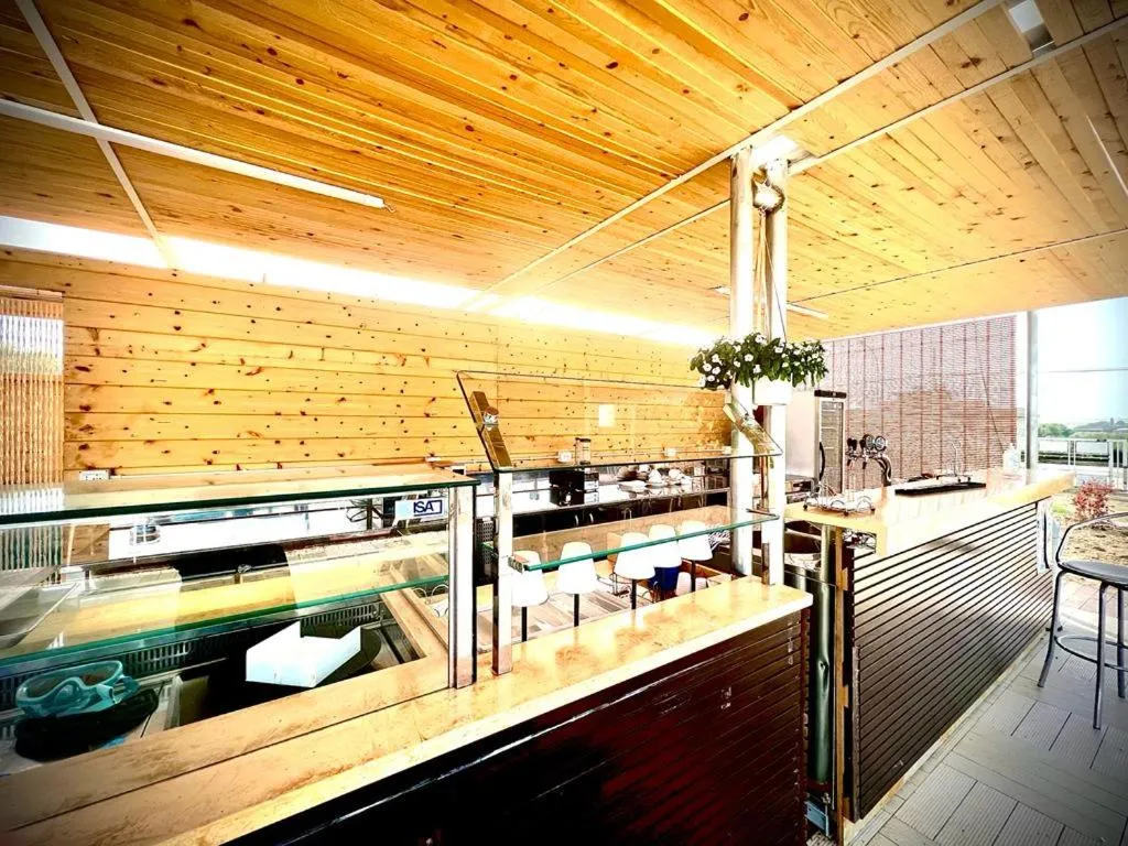 Restaurant/places to eat in Villa Giadel