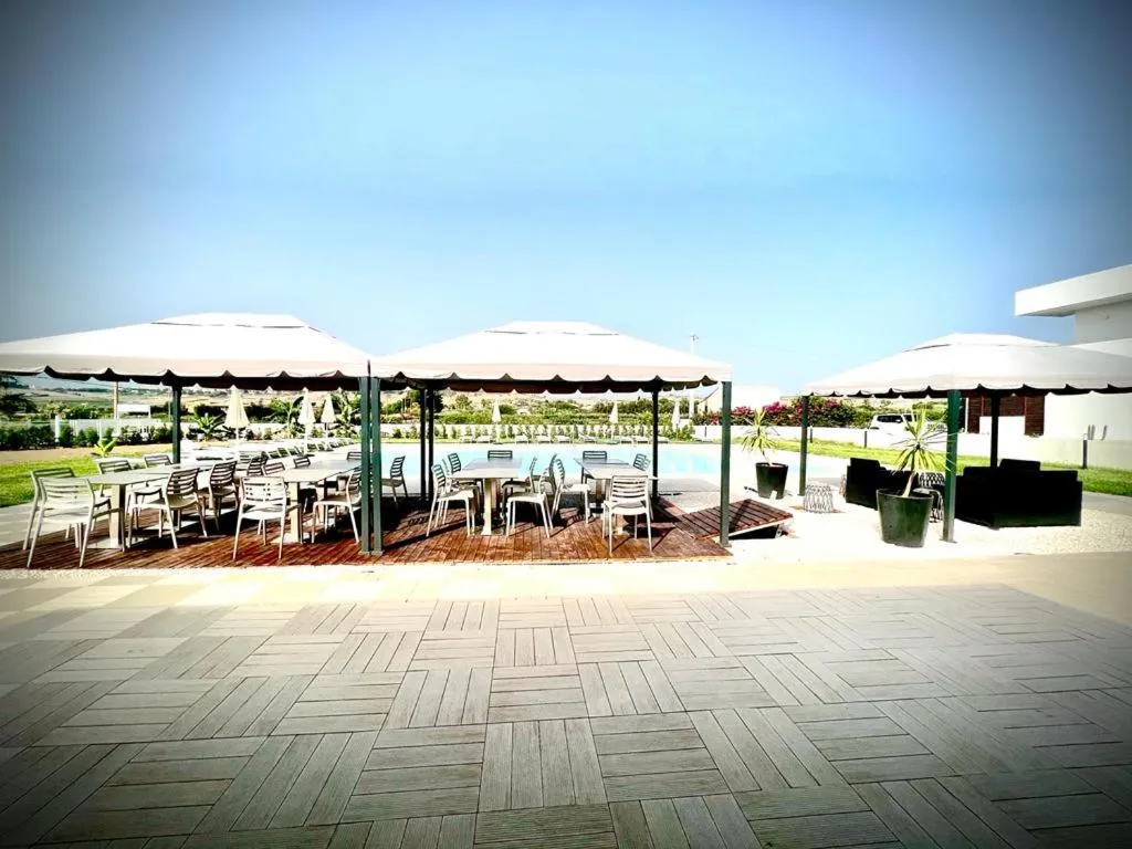 Restaurant/places to eat in Villa Giadel