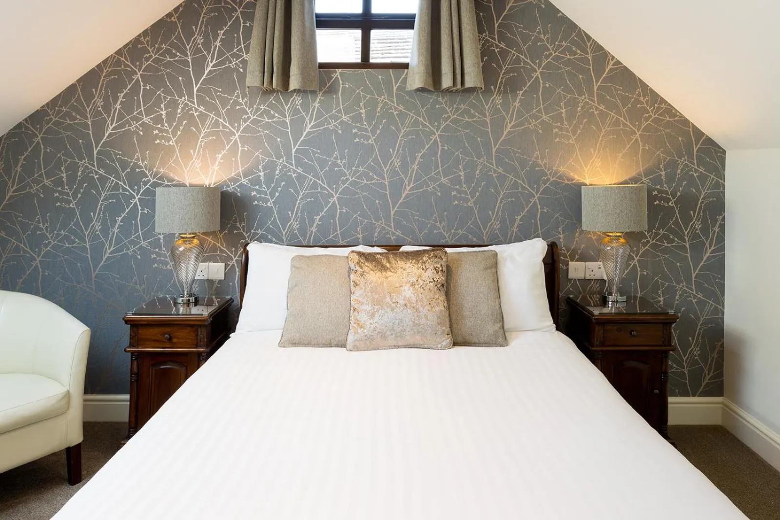 Bed in Pack Horse Inn - New Mills