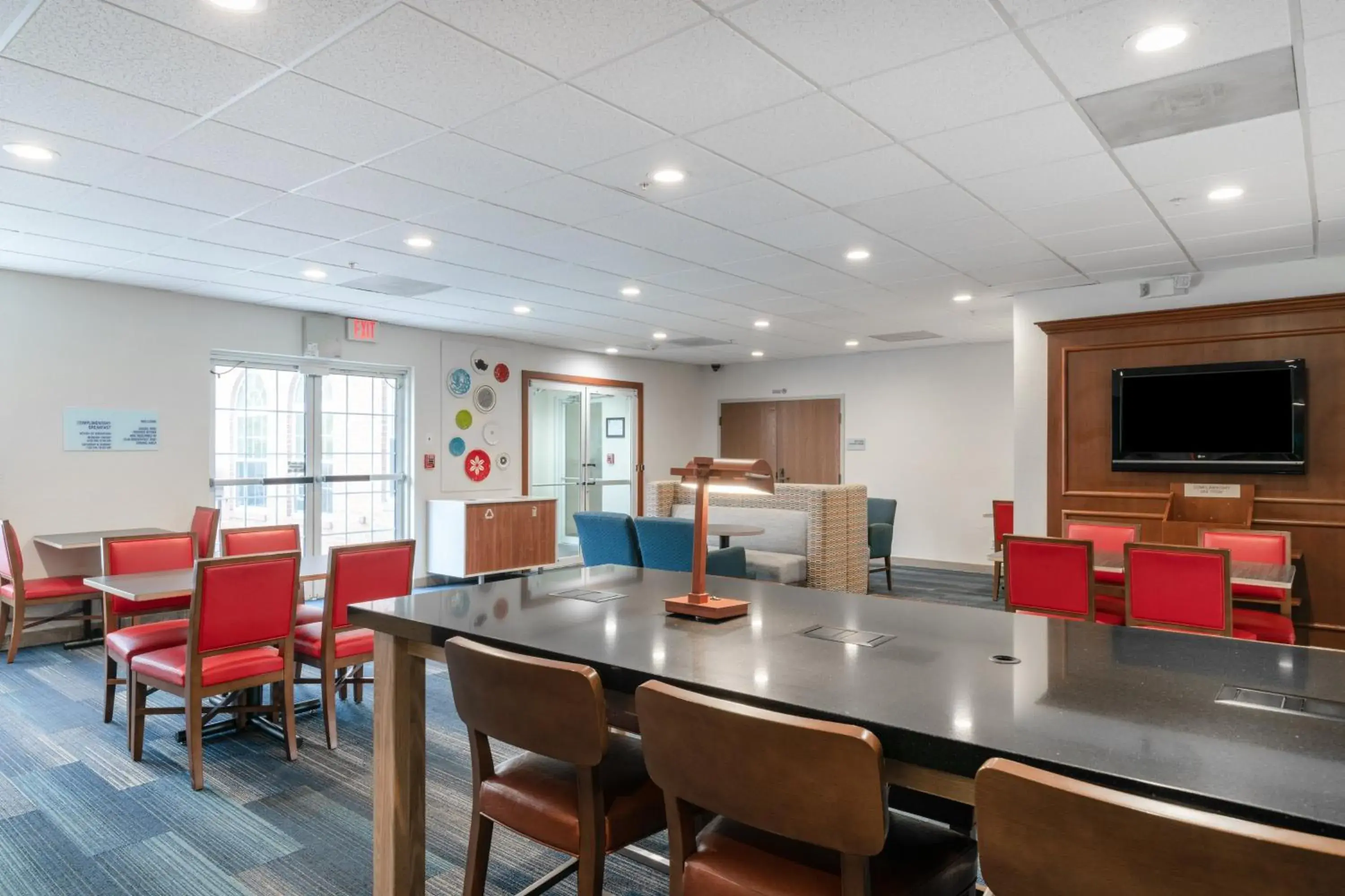 Breakfast in Holiday Inn Express Prince Frederick by IHG Breakfast in Holiday Inn Express Prince Frederick by IHG