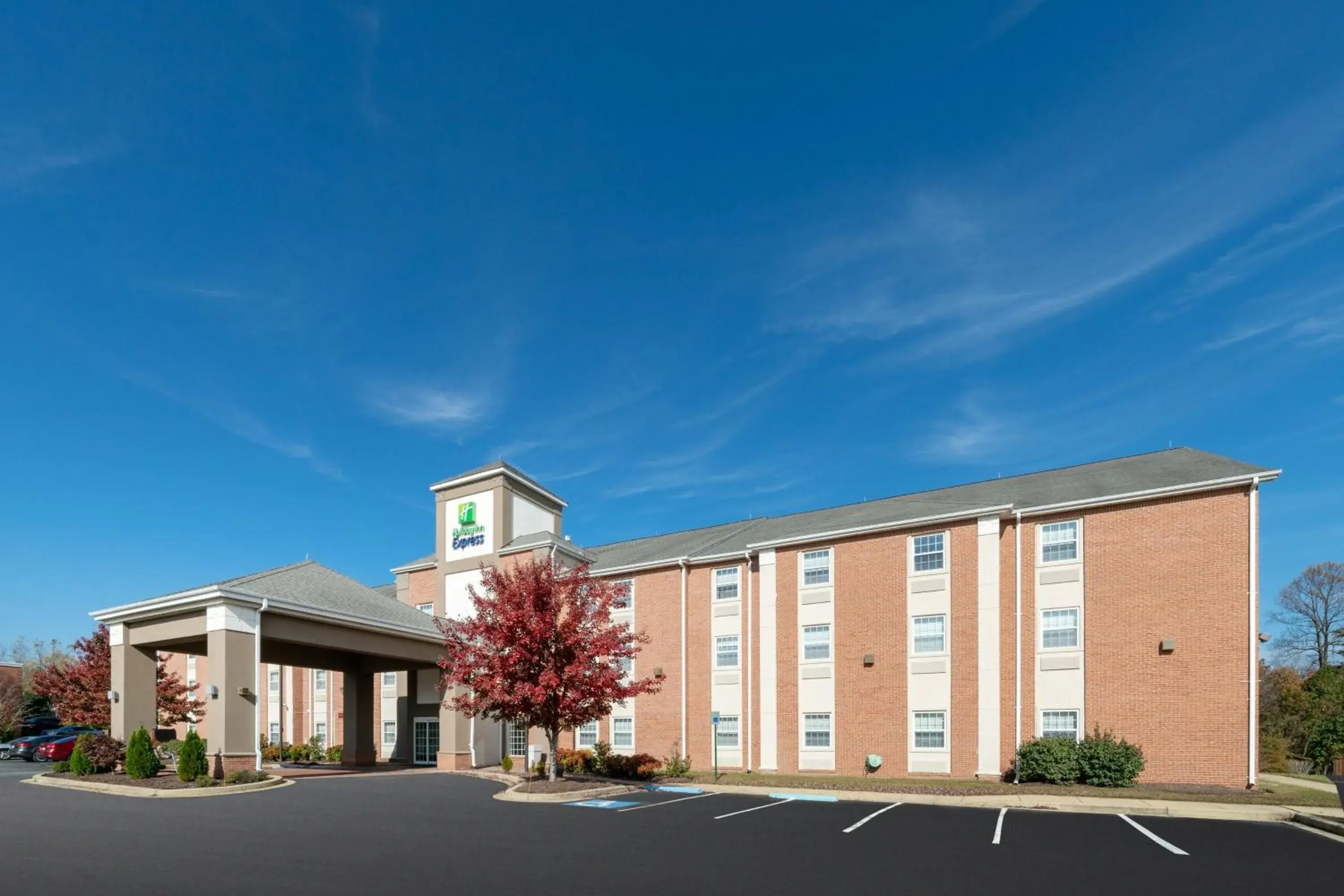 Property building in Holiday Inn Express Prince Frederick by IHG Property building in Holiday Inn Express Prince Frederick by IHG