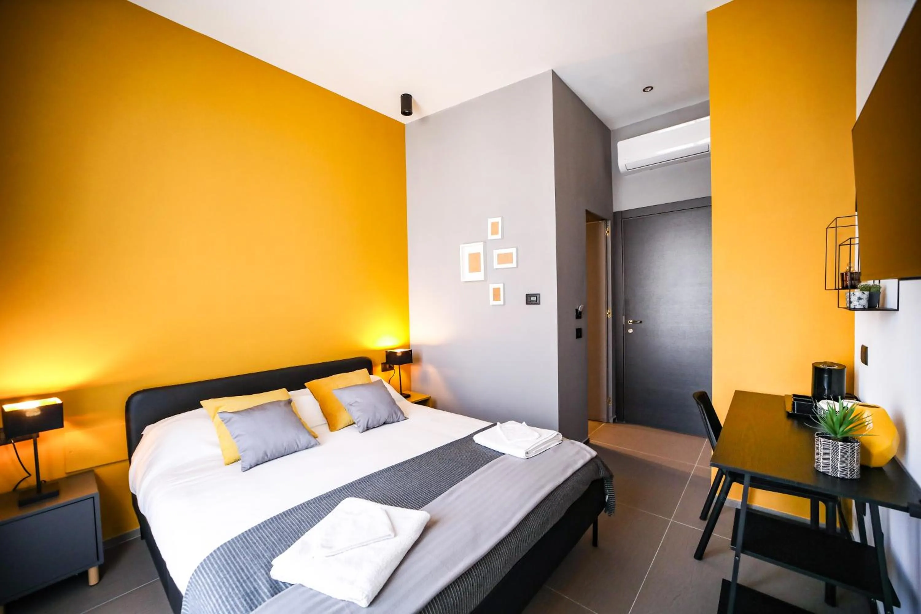 Bedroom, Bed in Materdays 24