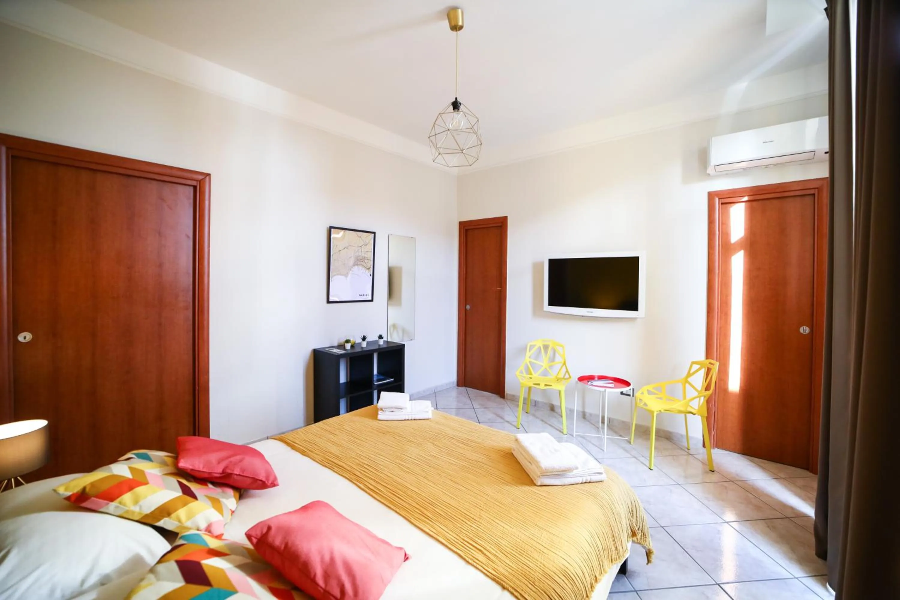 Photo of the whole room, Bed in Materdays 24