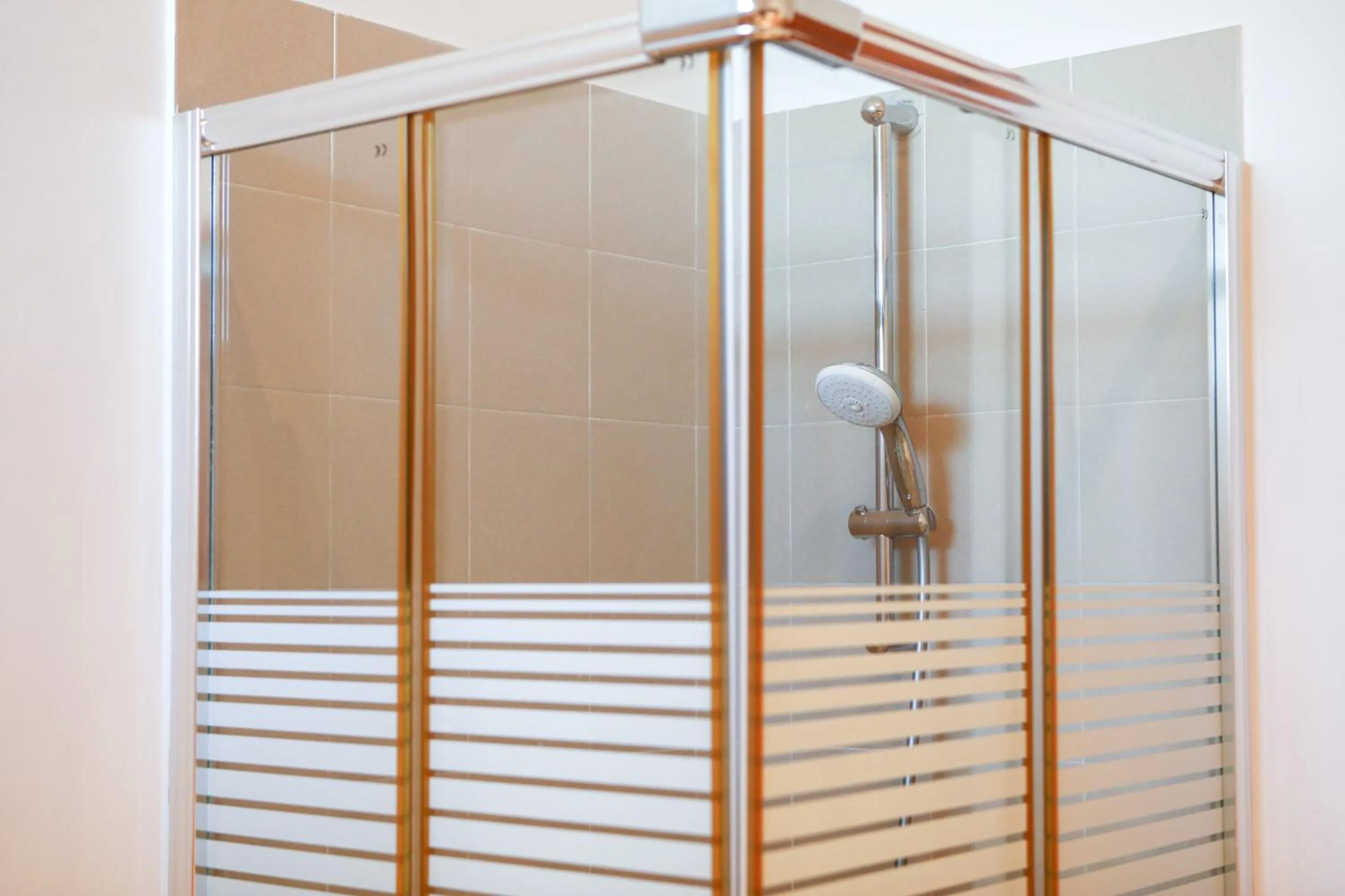 Shower in Materdays 24