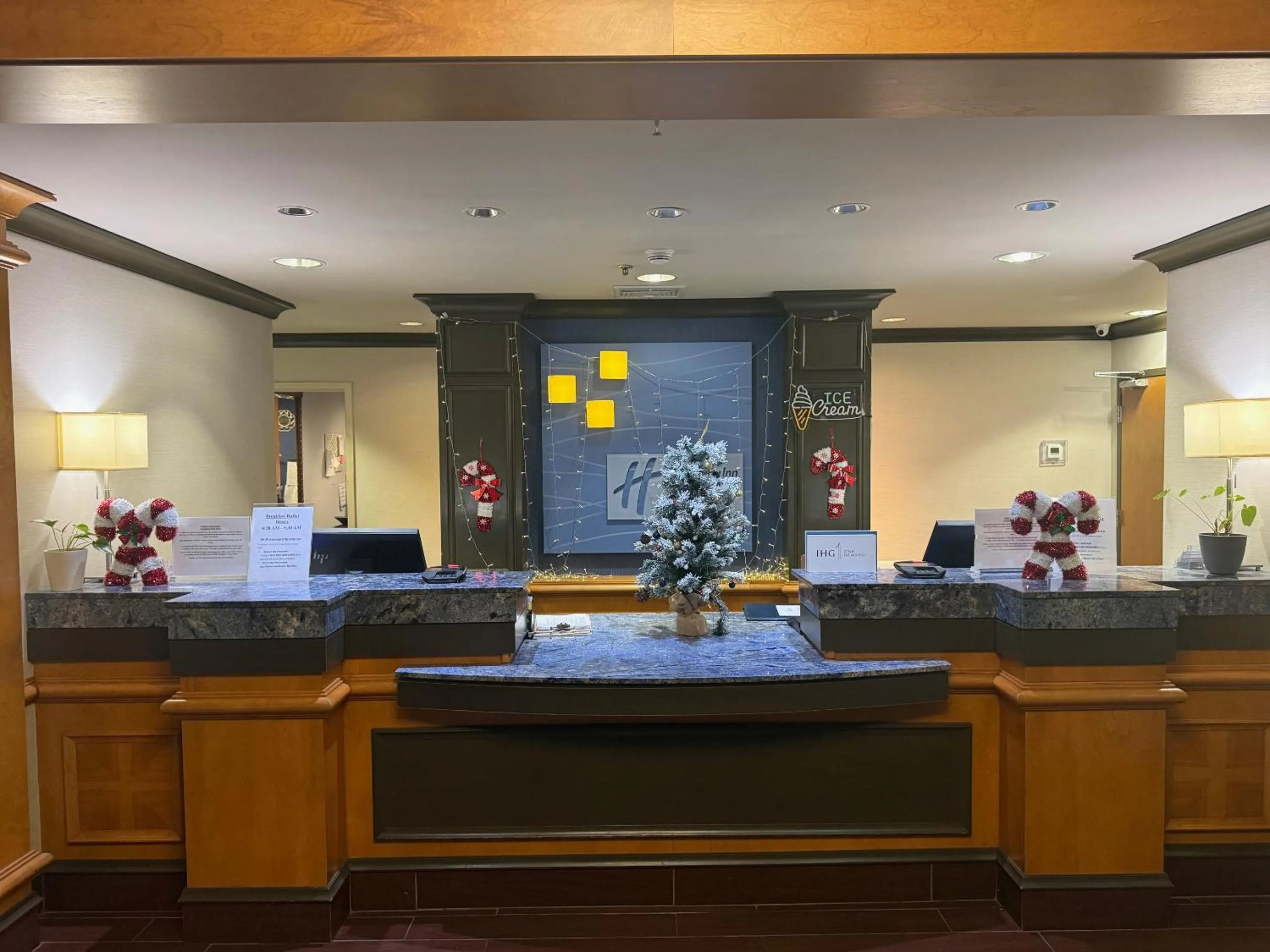 Lobby or reception in Holiday Inn Express Hotel & Suites Warwick-Providence Airport by IHG