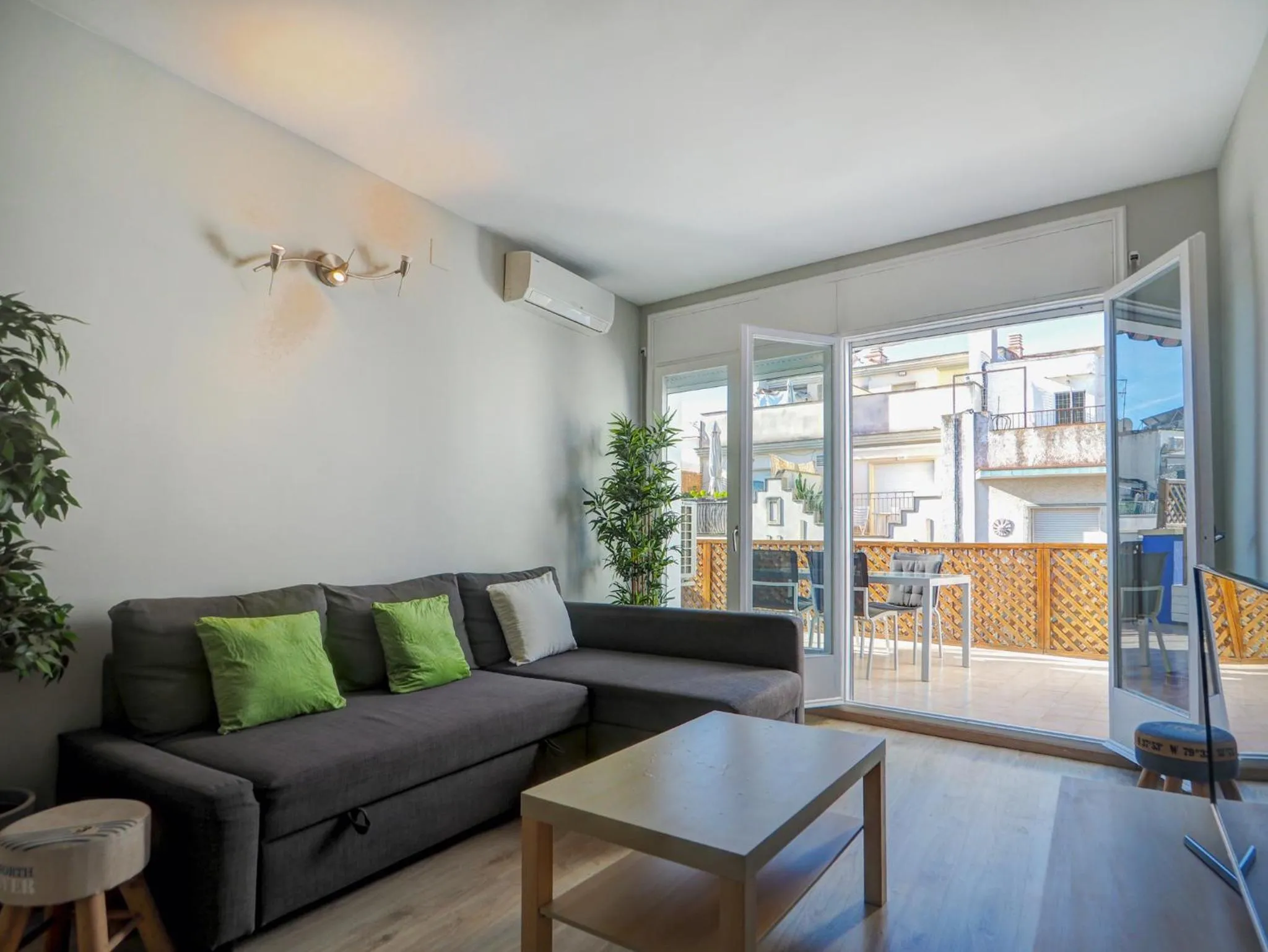 Amazing Terrace in the Center by Hello Homes Sitges