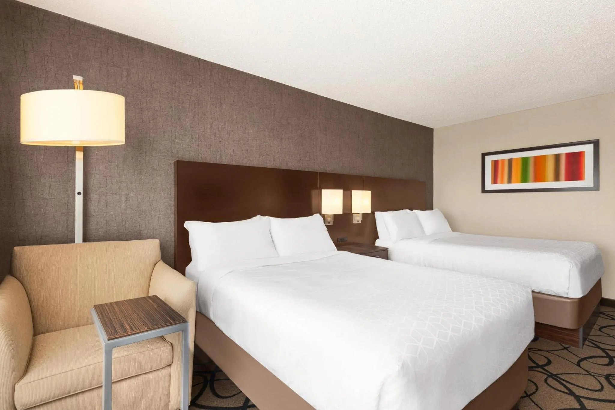 Photo of the whole room, Bed in Holiday Inn Boston - Cambridge Area by IHG