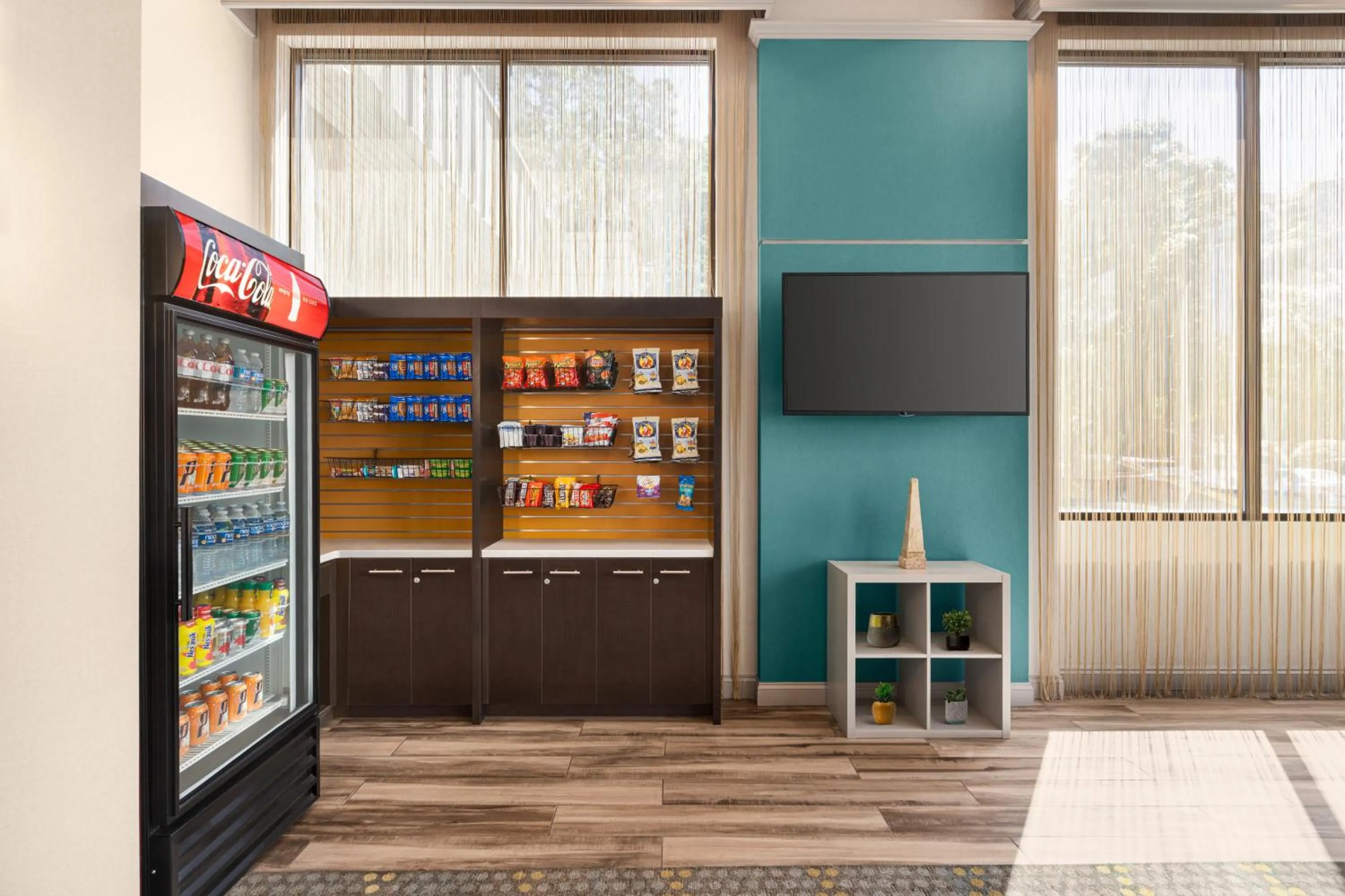 On-site shops in Holiday Inn Boston - Cambridge Area by IHG