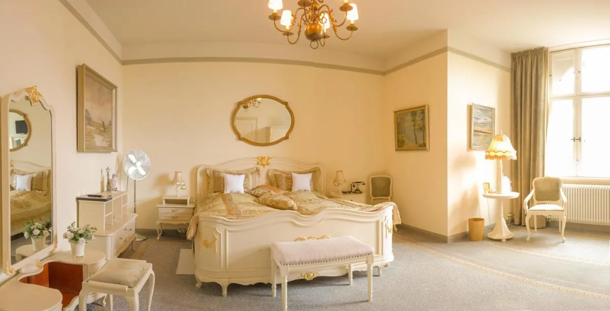 Bed in Villa Vier Jahreszeiten