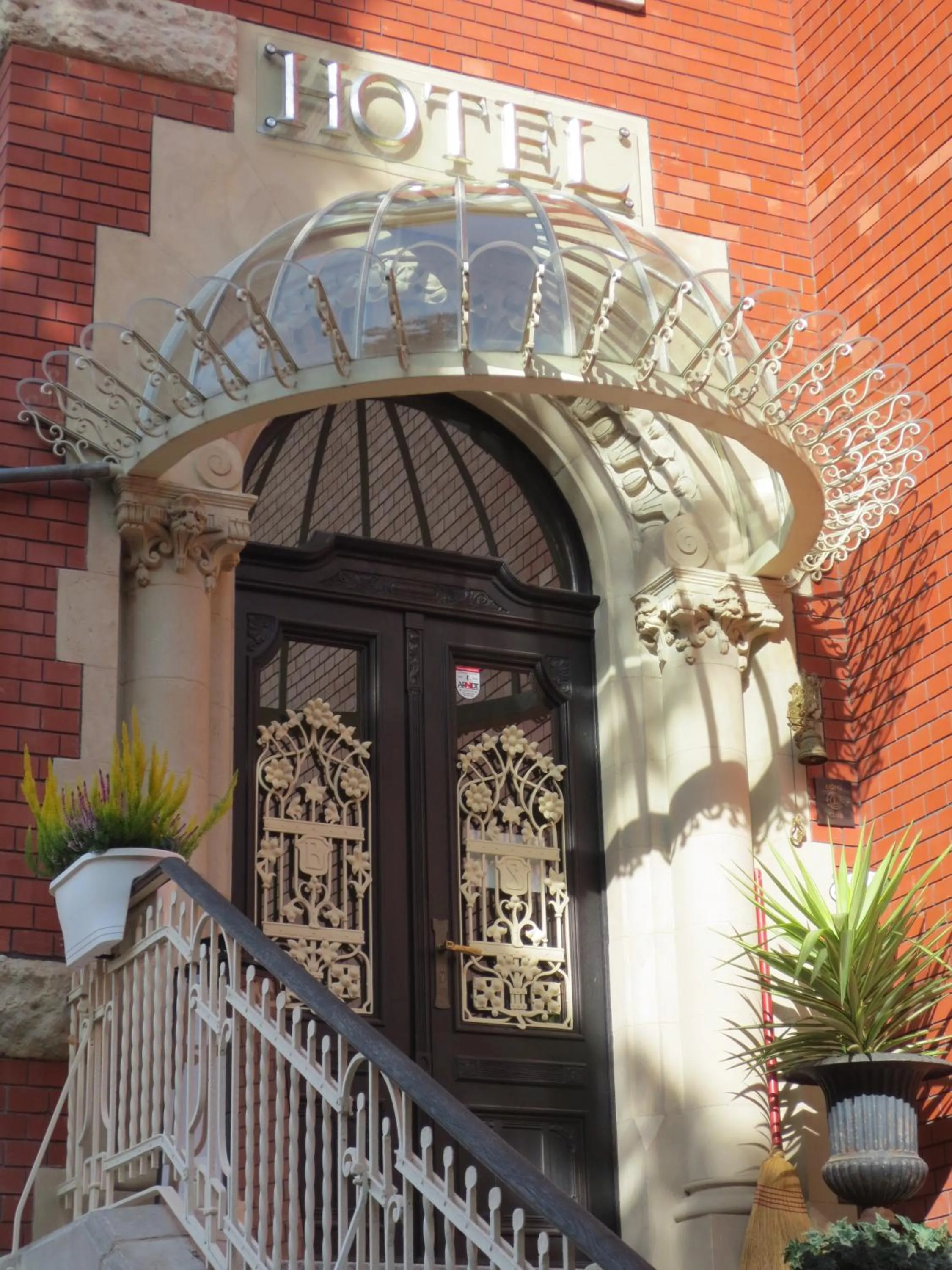 Facade/entrance in Villa Vier Jahreszeiten