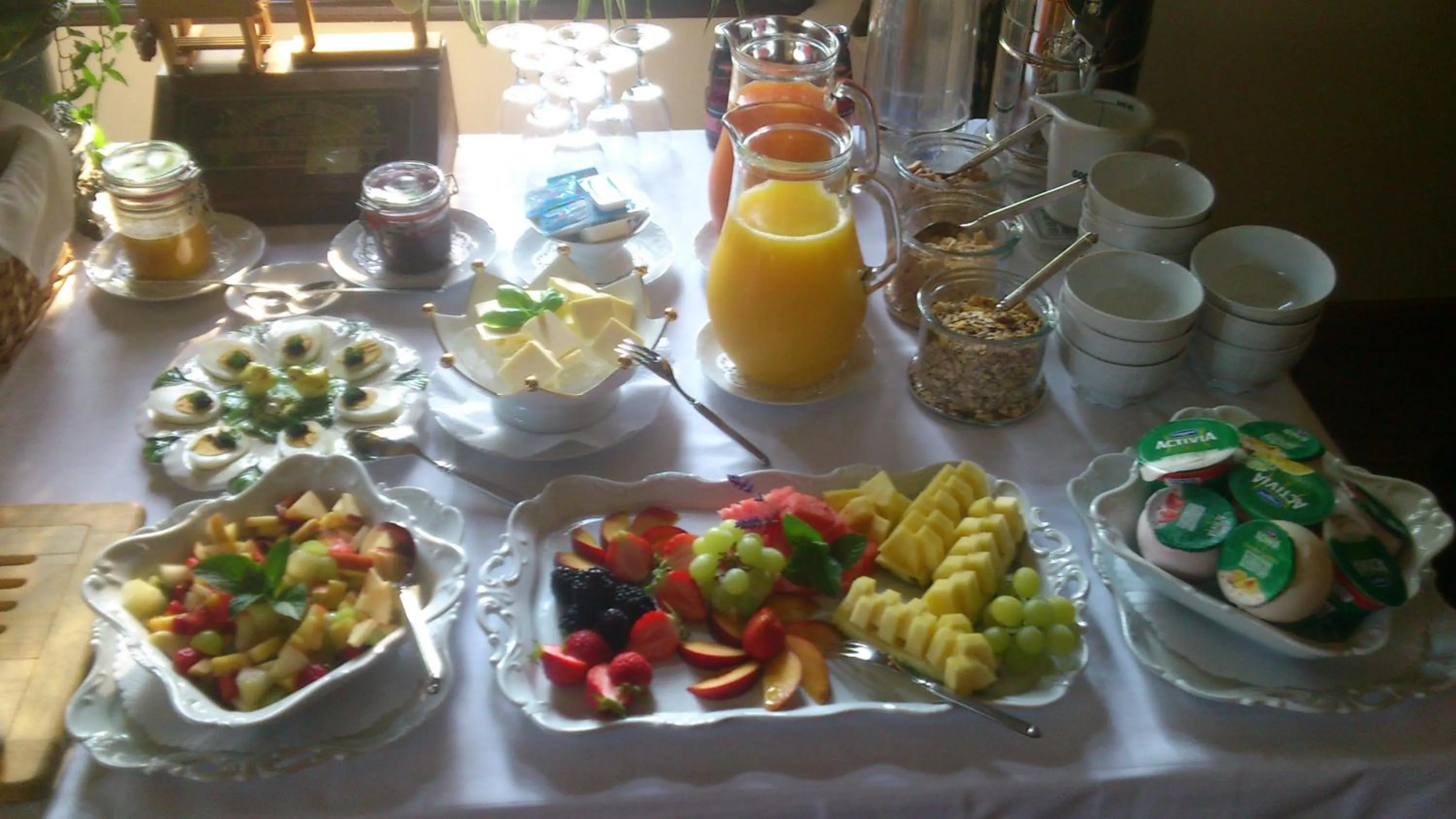 Buffet breakfast in Villa Vier Jahreszeiten