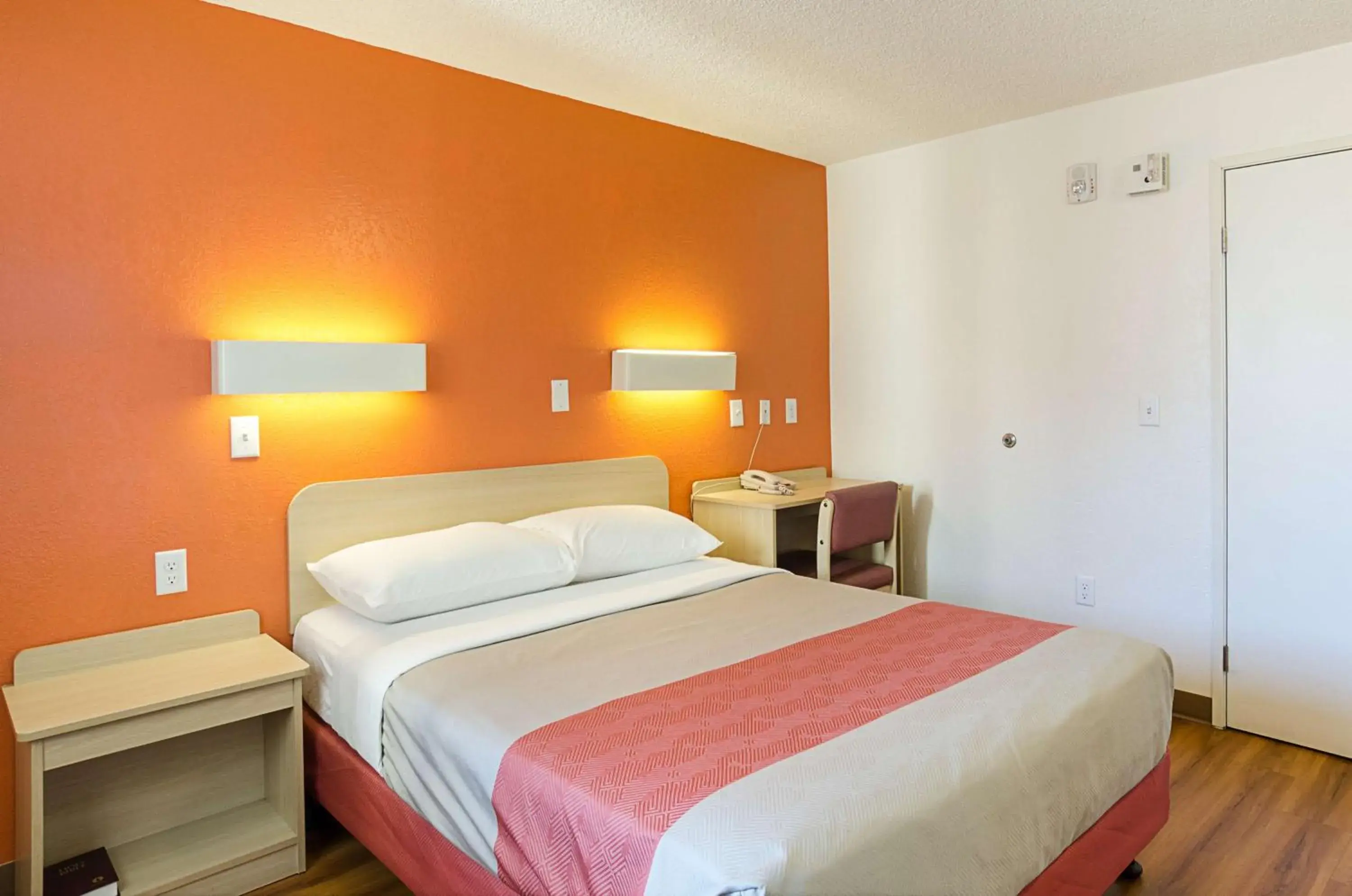 Bedroom, Room Photo in Motel 6- Denver, CO Downtown