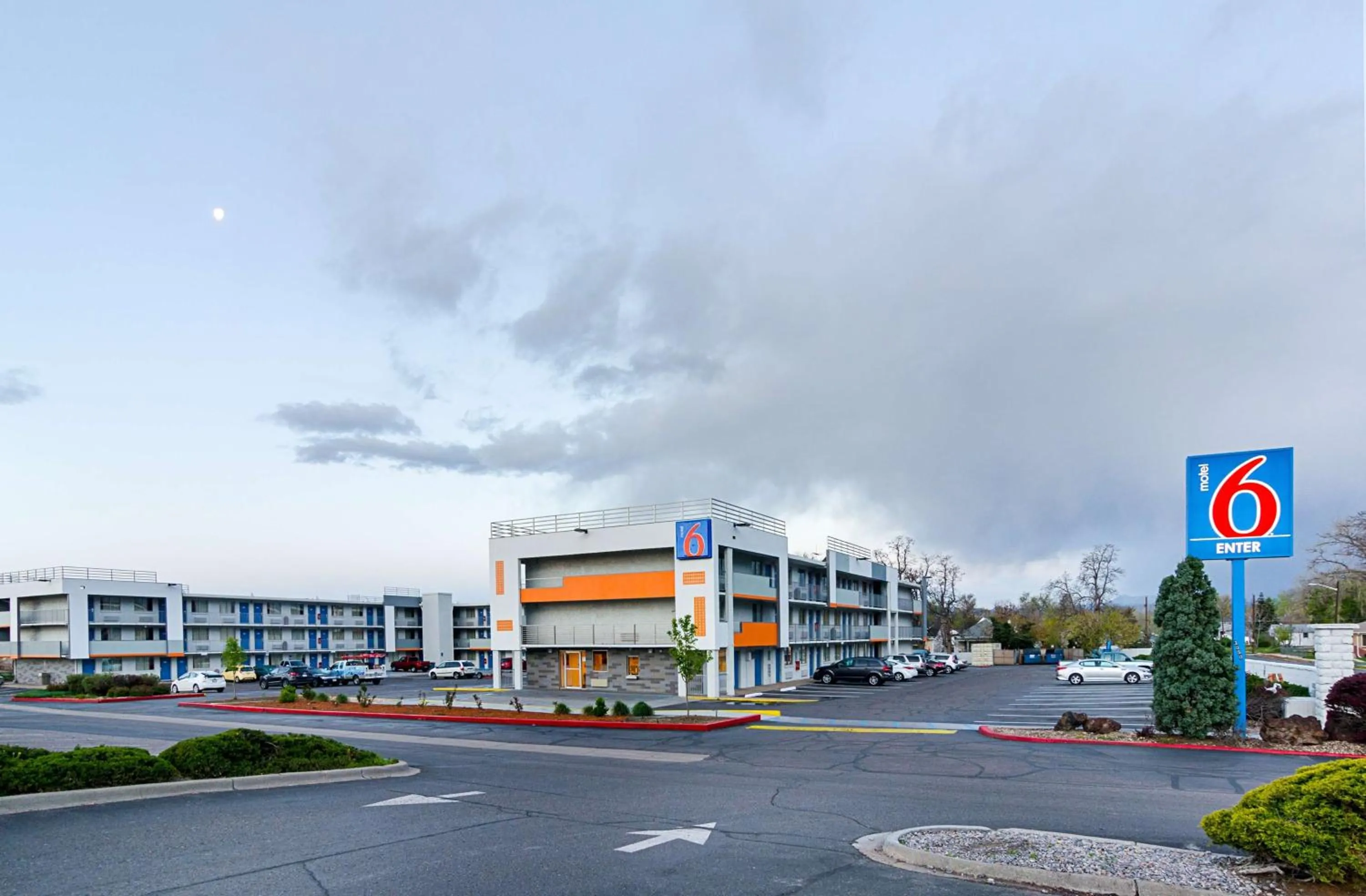 Property building in Motel 6- Denver, CO Downtown