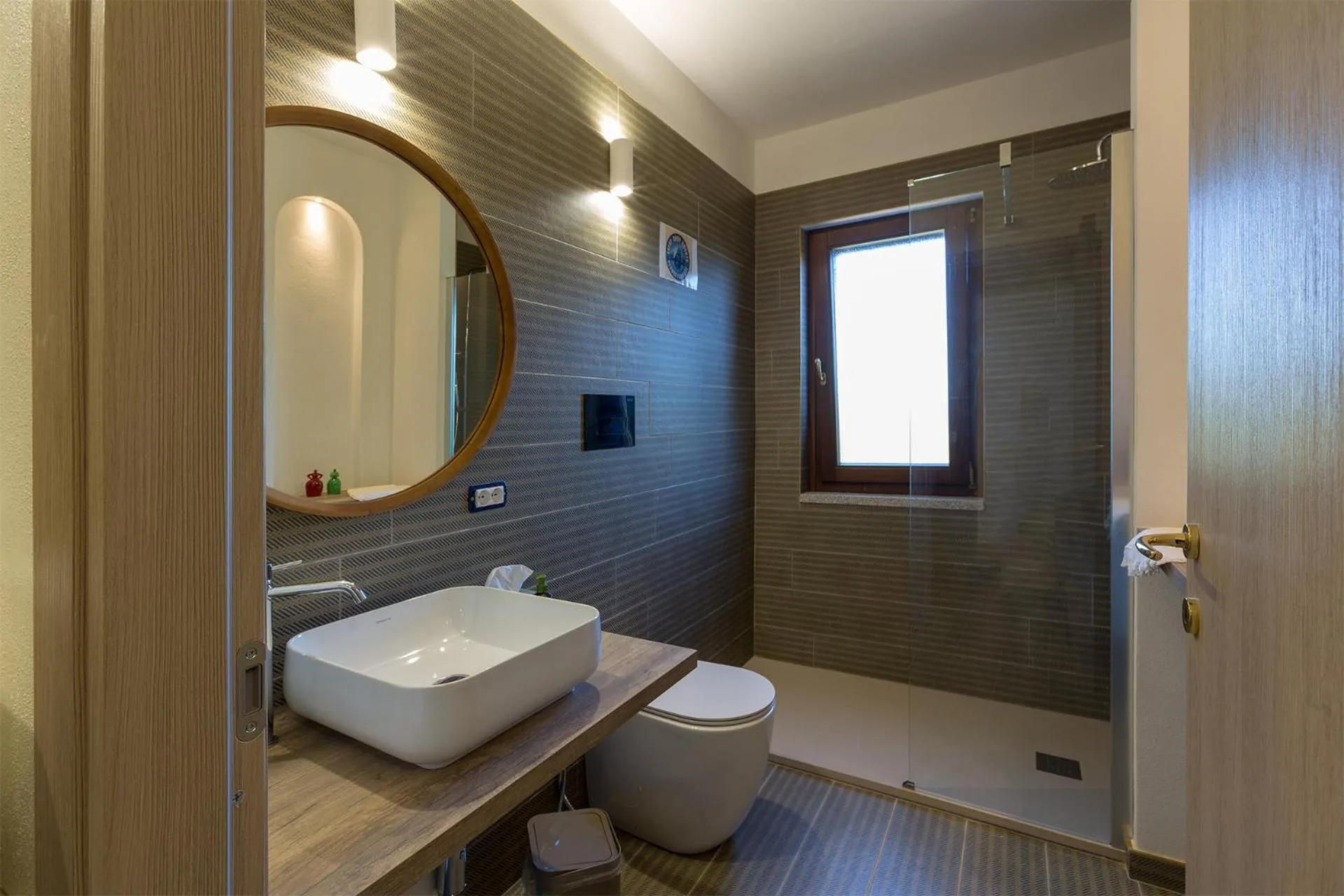 Suite cucinino, bagno, ingresso indipendente in" Villa VìVì"