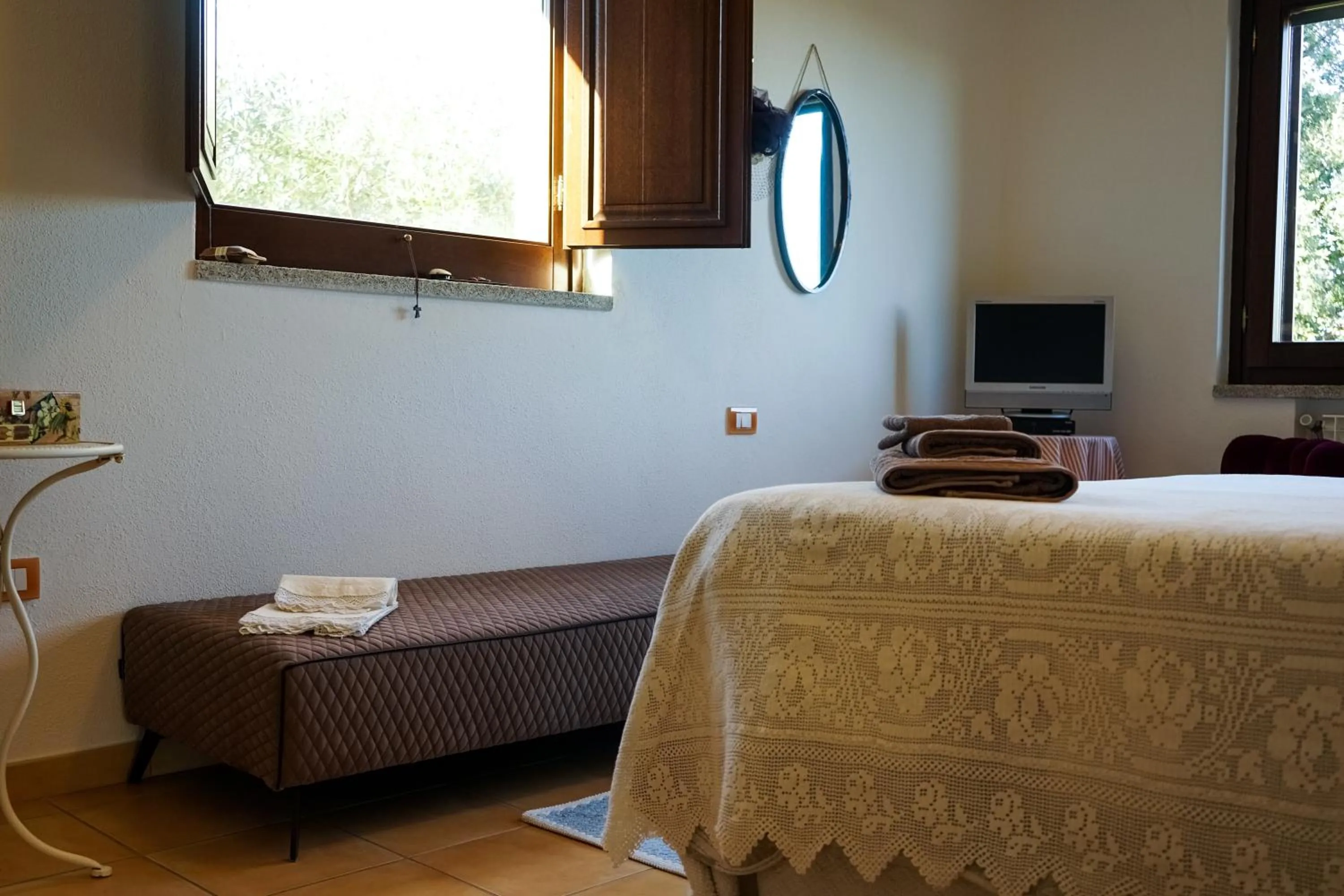 Bedroom, Bed in Suite cucinino, bagno, ingresso indipendente in" Villa VìVì"