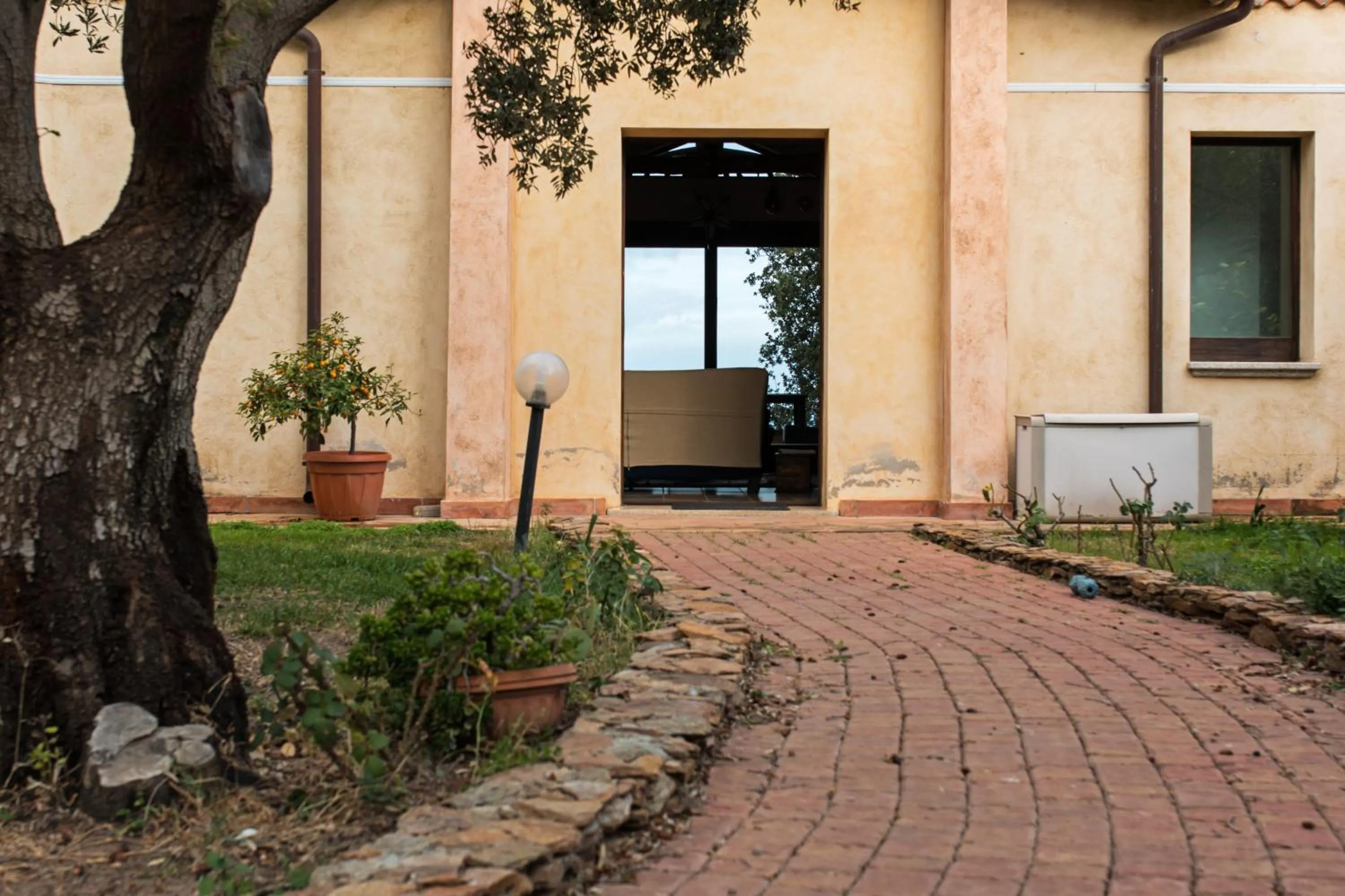 Facade/entrance in Suite cucinino, bagno, ingresso indipendente in" Villa VìVì"