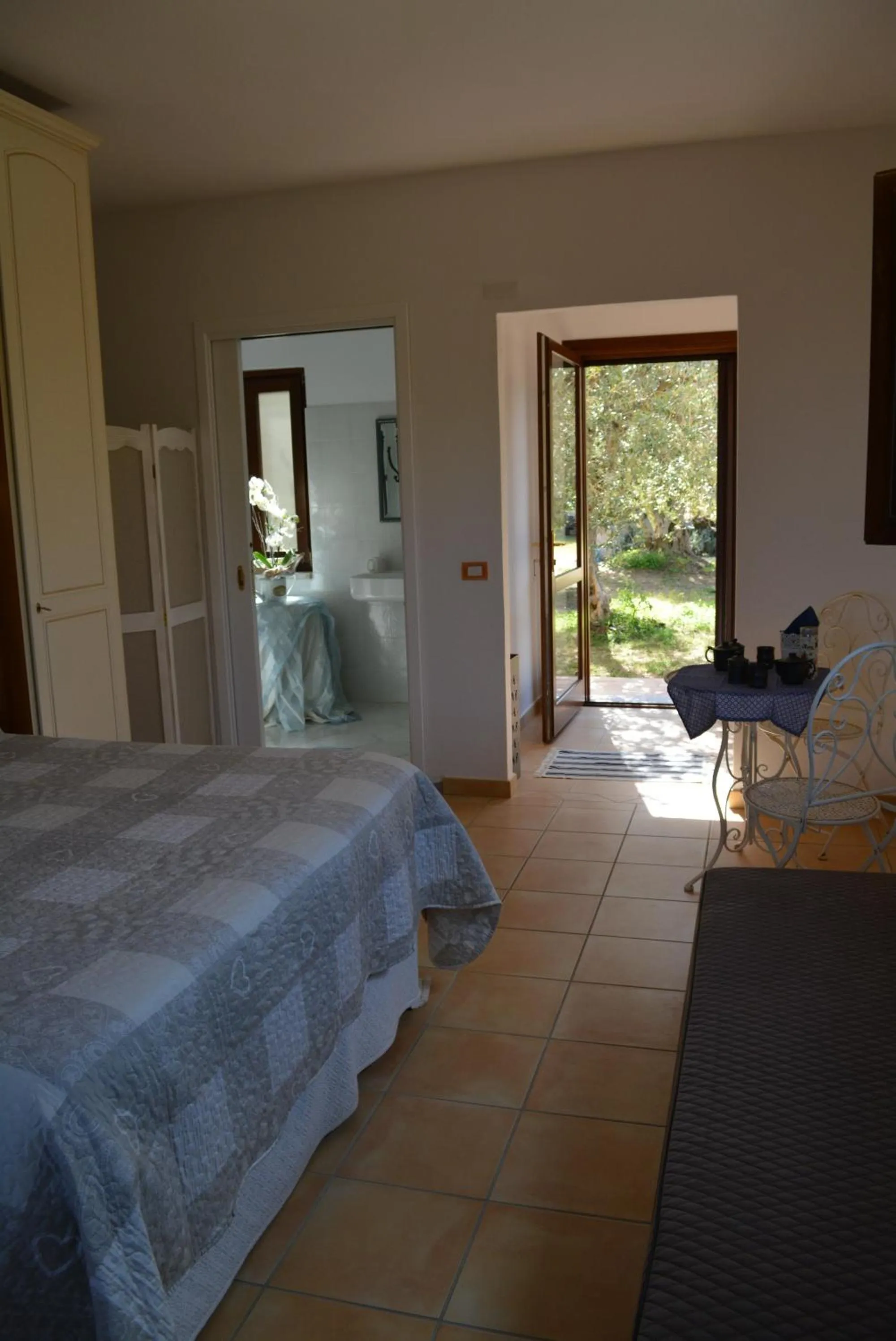 Bed in Suite cucinino, bagno, ingresso indipendente in" Villa VìVì"