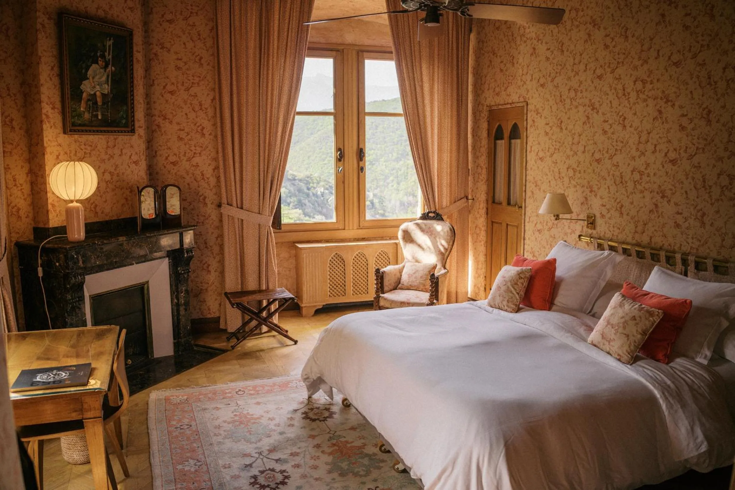 Bedroom, Bed in Les Pyrénées - le Grand Hôtel & le Château