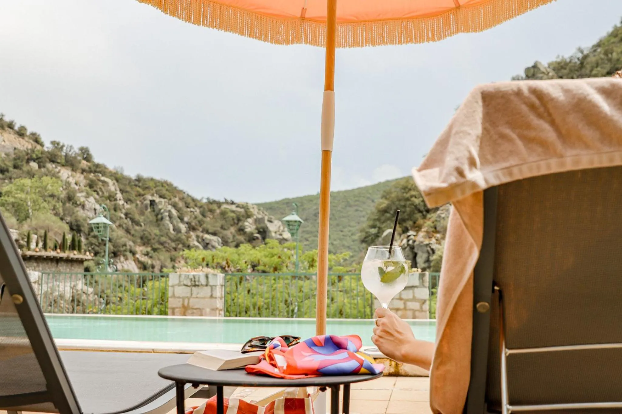Garden view in Les Pyrénées - le Grand Hôtel & le Château