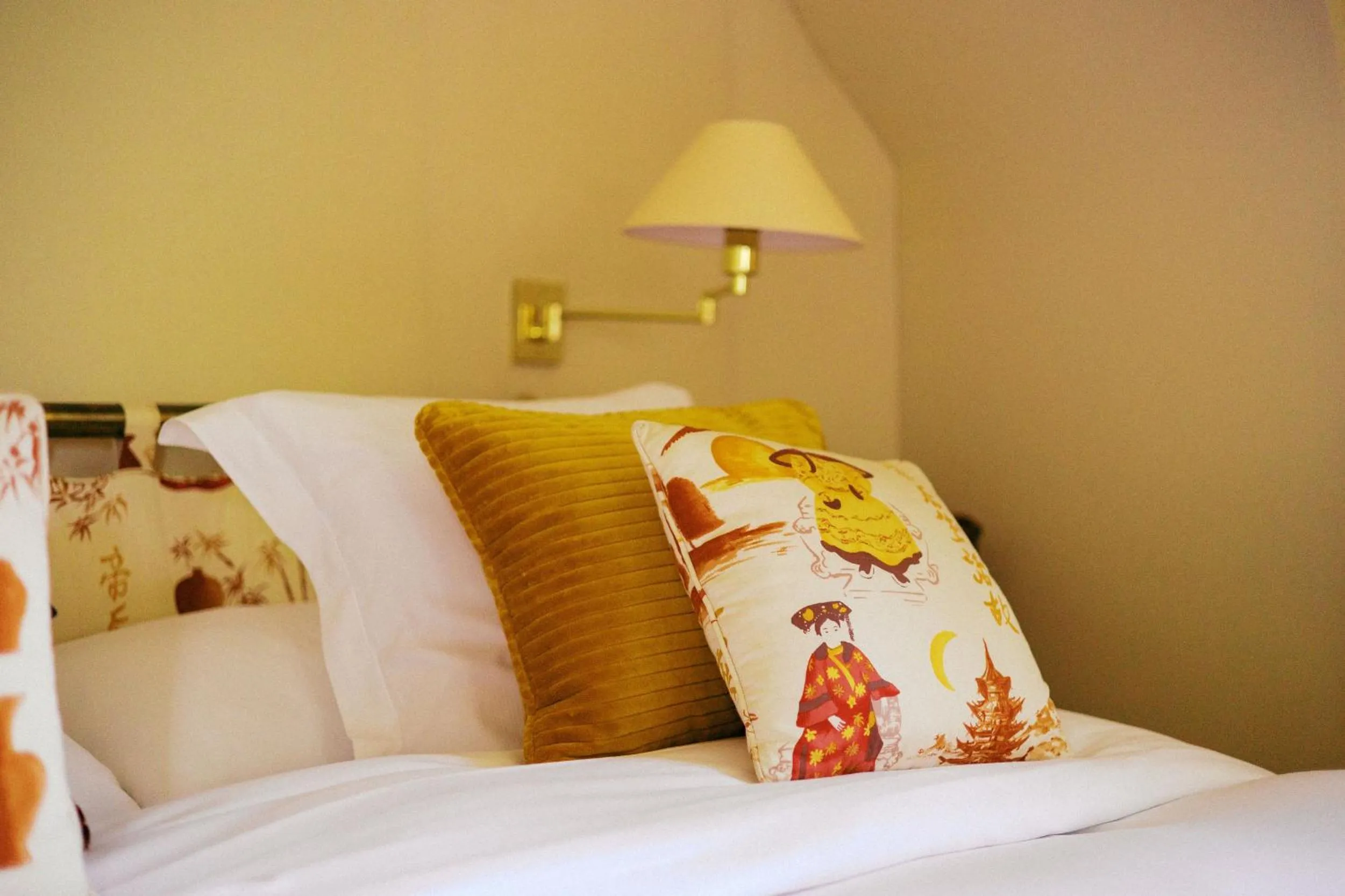 Bed in Les Pyrénées - le Grand Hôtel & le Château