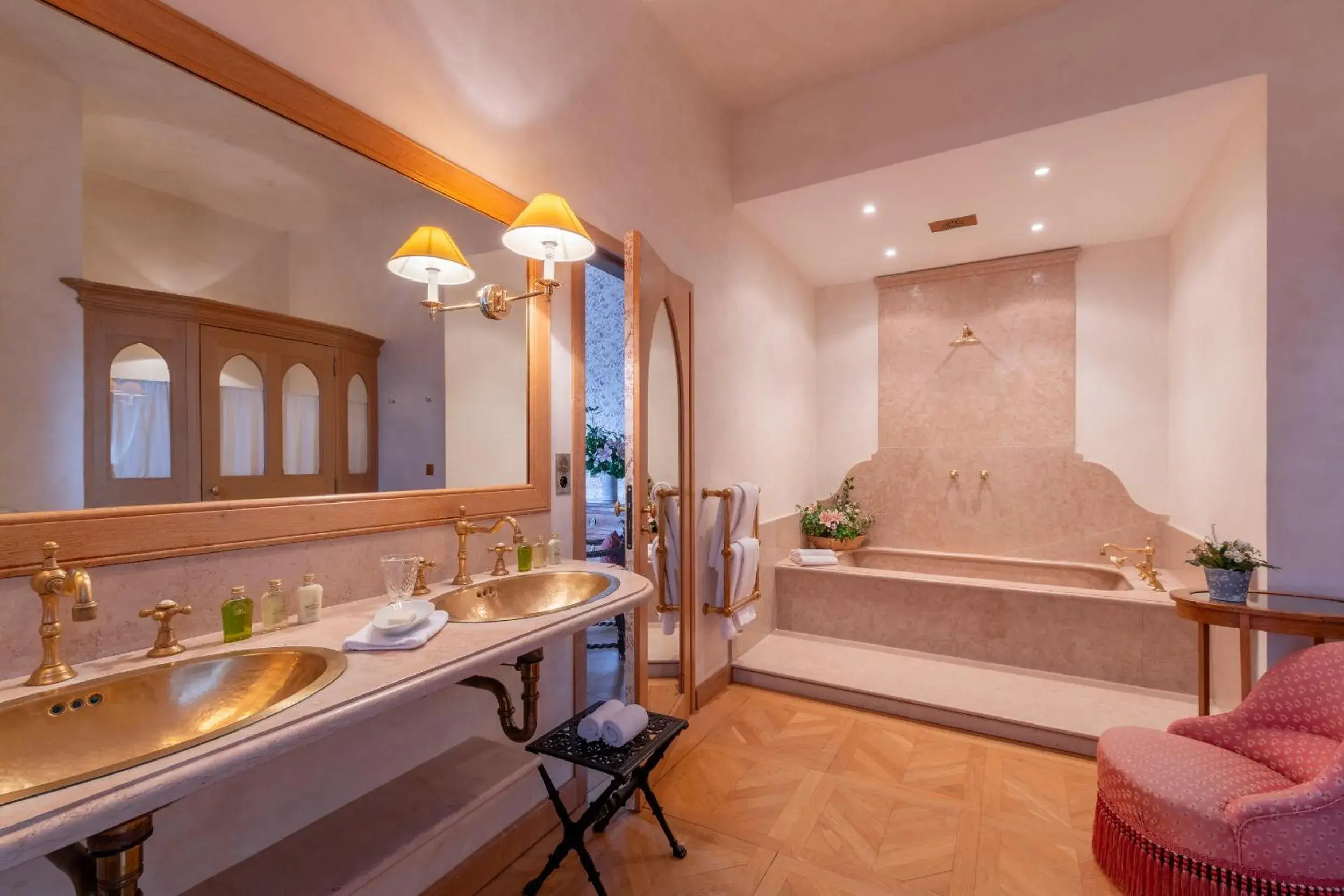 Junior Suite with Mountain View in Les Pyrénées - le Grand Hôtel & le Château Junior Suite with Mountain View in Les Pyrénées - le Grand Hôtel & le Château